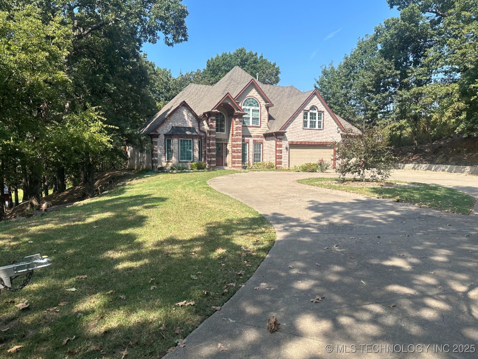 Tulsa, Oklahoma, 74132, United States, 3 Bedrooms Bedrooms, ,3 BathroomsBathrooms,Residential,For Sale,1949737