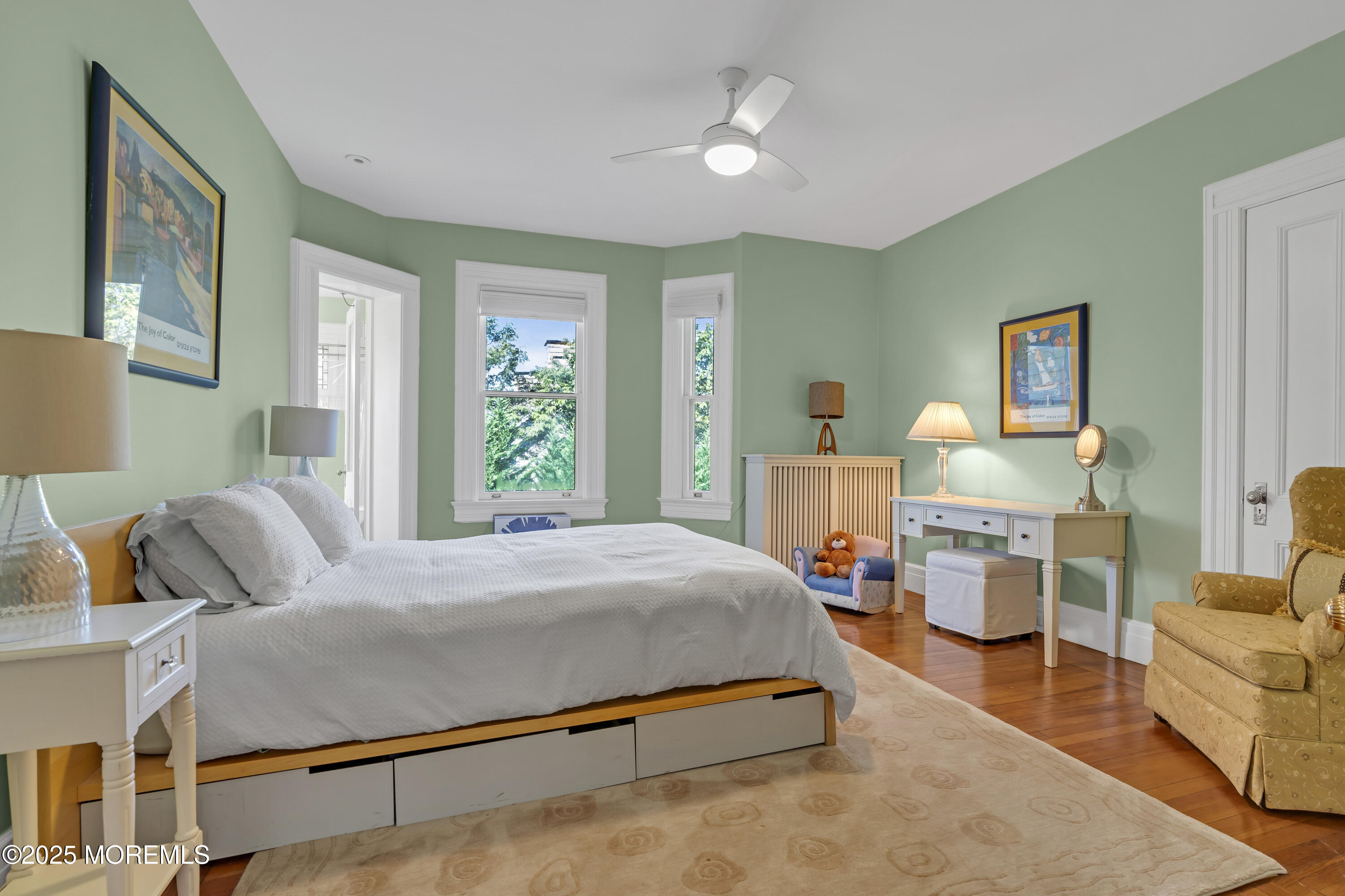 Red Bank, New Jersey, 07701, United States, 9 Bedrooms Bedrooms, ,6 BathroomsBathrooms,Residential,For Sale,1934404