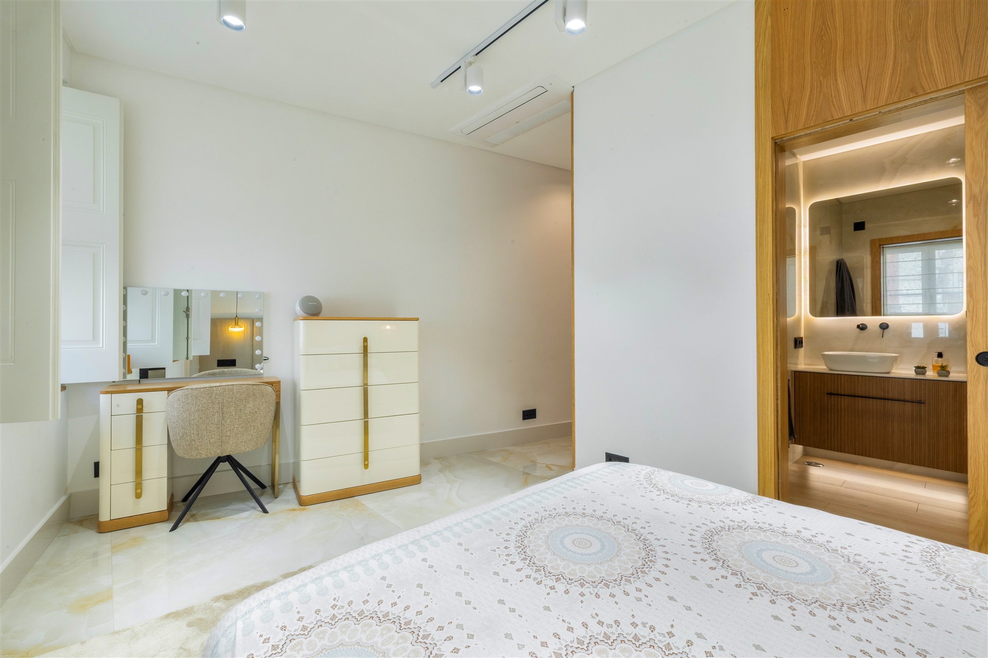  Flat, 3 bedrooms, for Sale - 物件實景
