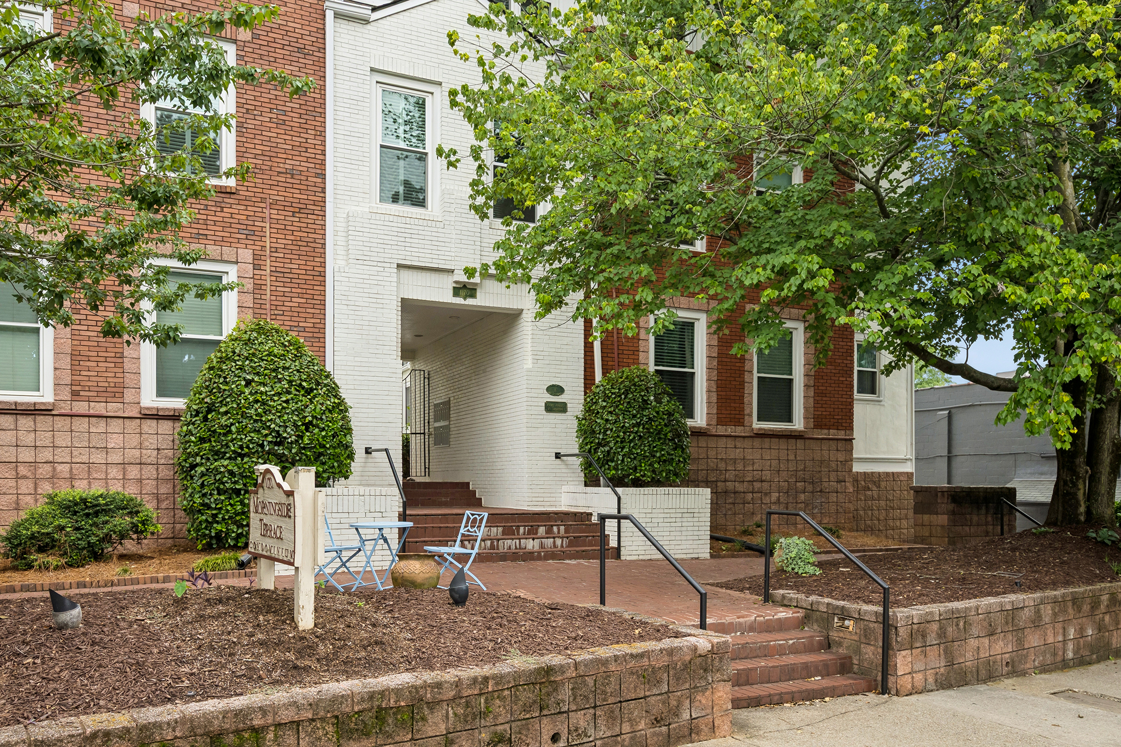  Updated Two-story Condo Tucked inside Intimate Community in Virginia Highland - 物件實景
