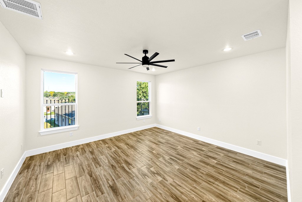 Kerrville, Texas, 78028, United States, 4 Bedrooms Bedrooms, ,3 BathroomsBathrooms,Residential,For Sale,2008788