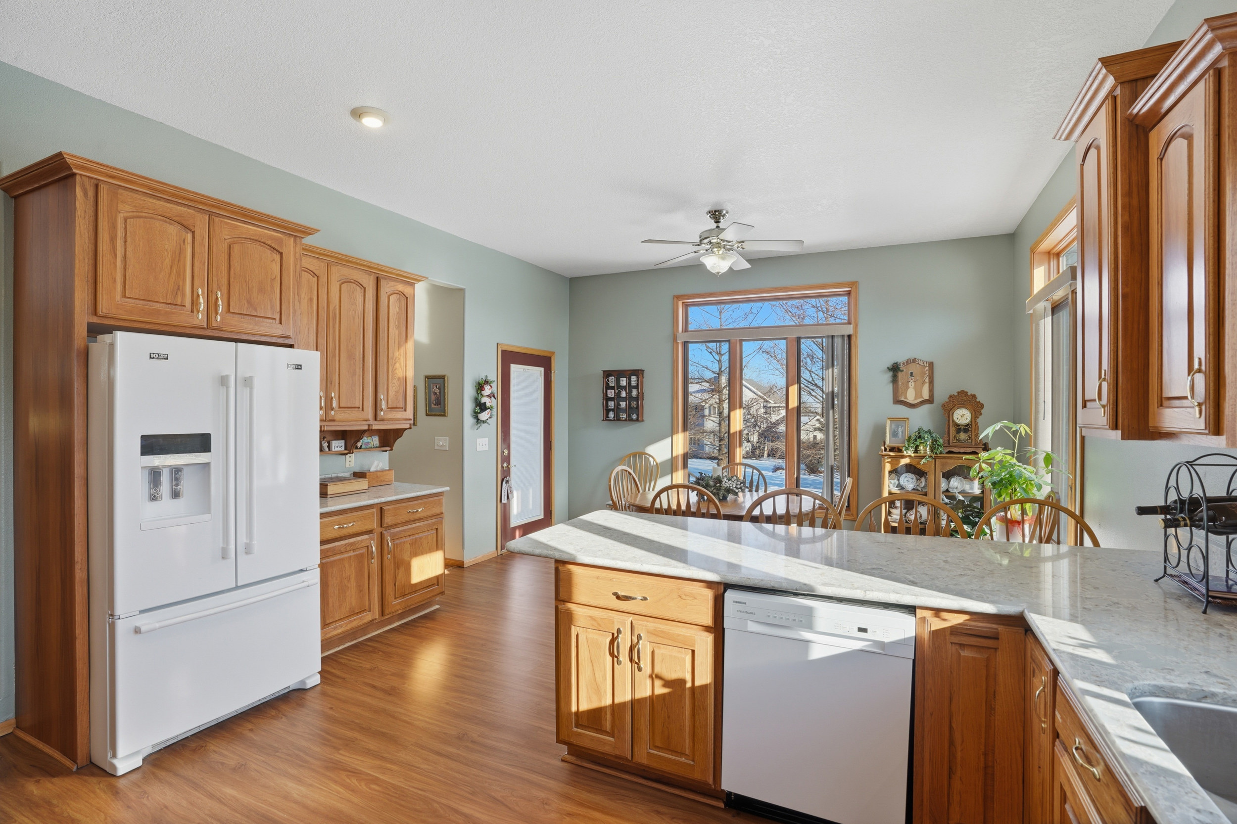 Washington, Iowa, 52353, United States, 5 Bedrooms Bedrooms, ,3 BathroomsBathrooms,Residential,For Sale,2008132