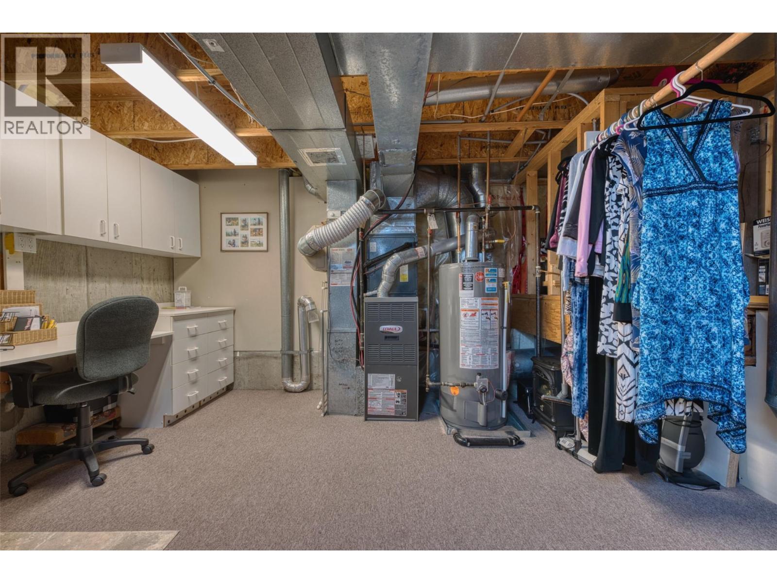 KELOWNA, British Columbia, V1V 1S6, CA, 3 Bedrooms Bedrooms, ,2 BathroomsBathrooms,Residential,For Sale,1951422