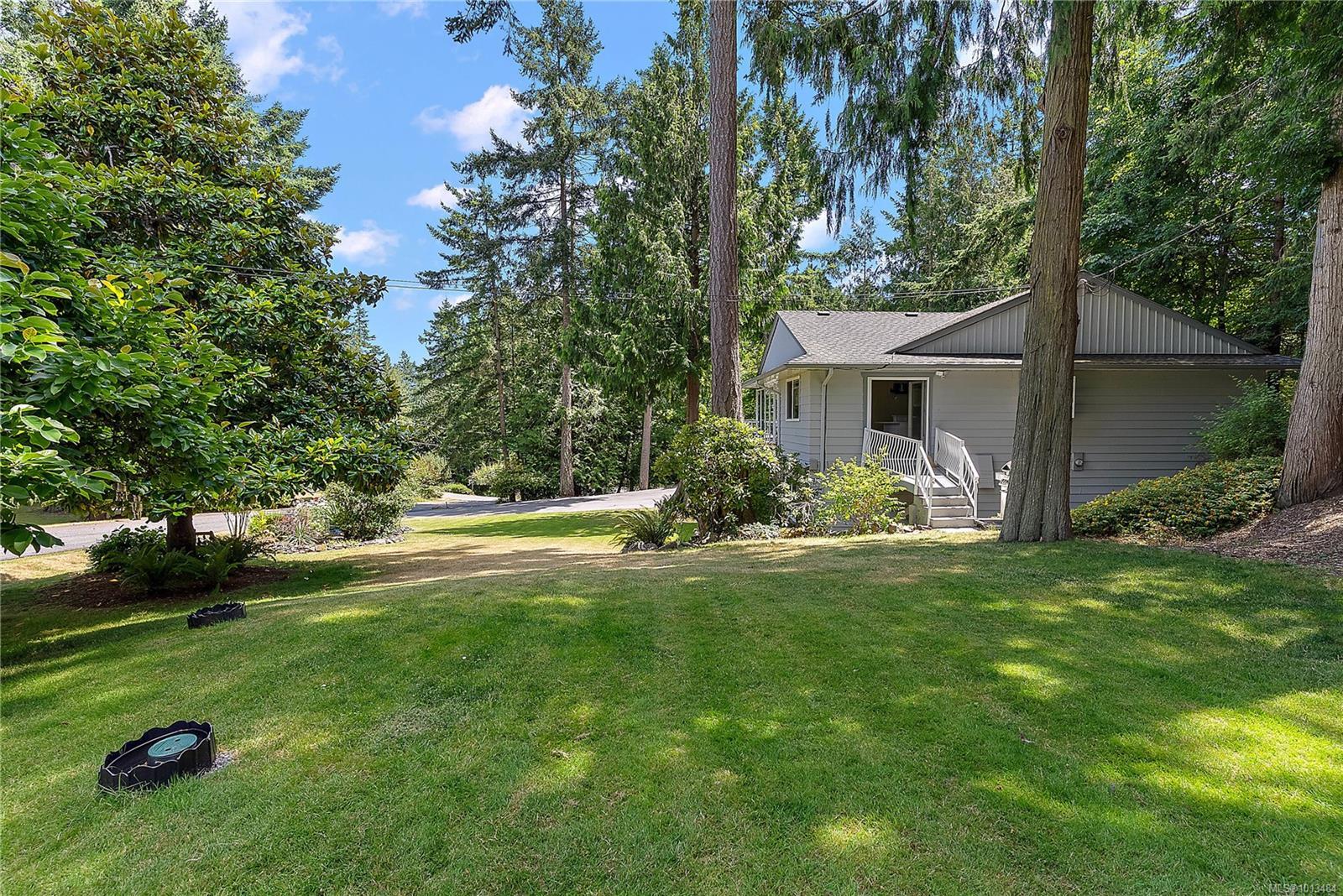 NORTH SAANICH, British Columbia, V8L 5J4, CA, 5 Bedrooms Bedrooms, ,Residential,For Sale,1950110