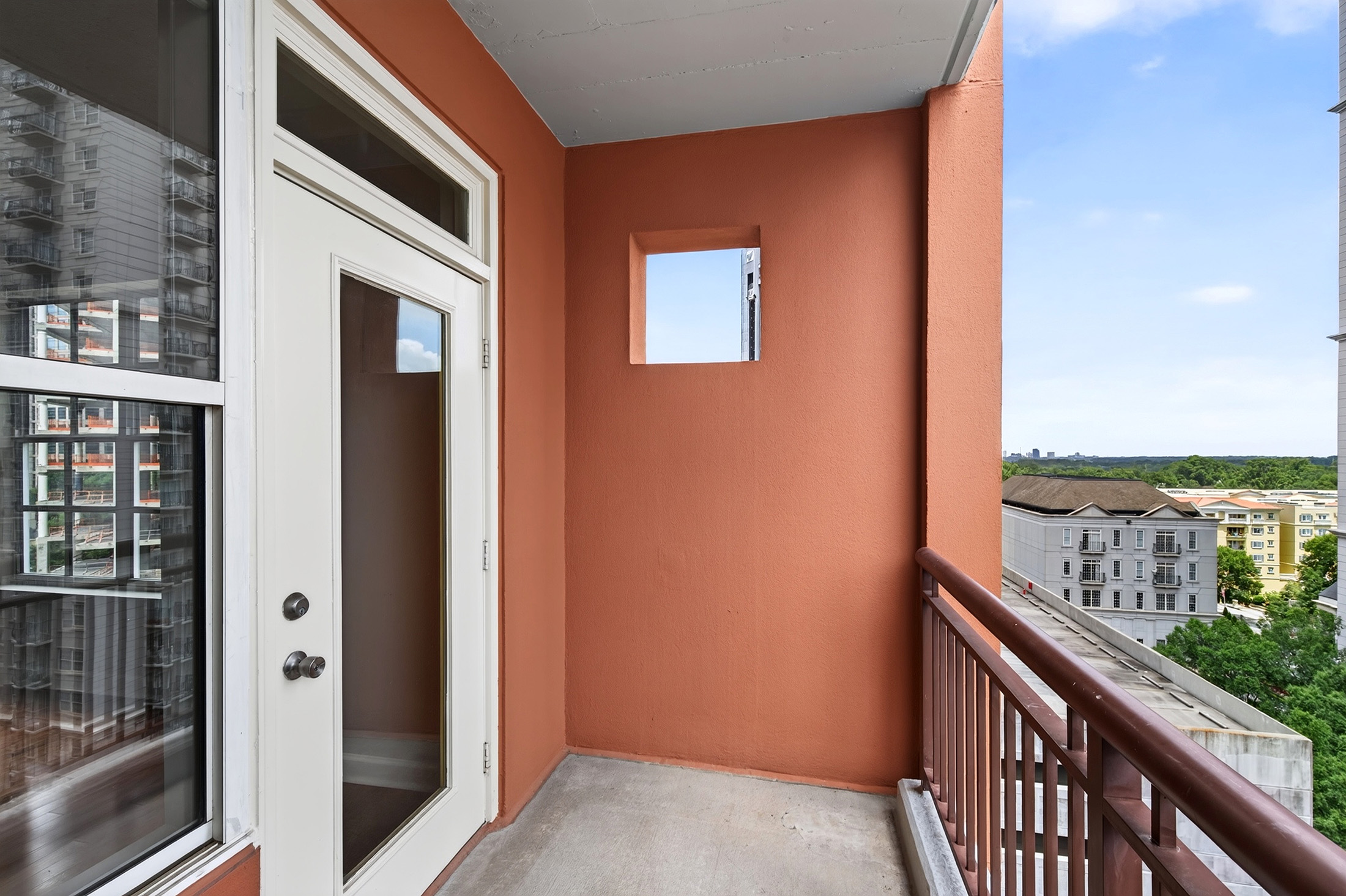  Beautifully Renovated Condo in Unbeatable Midtown Location - 物件實景