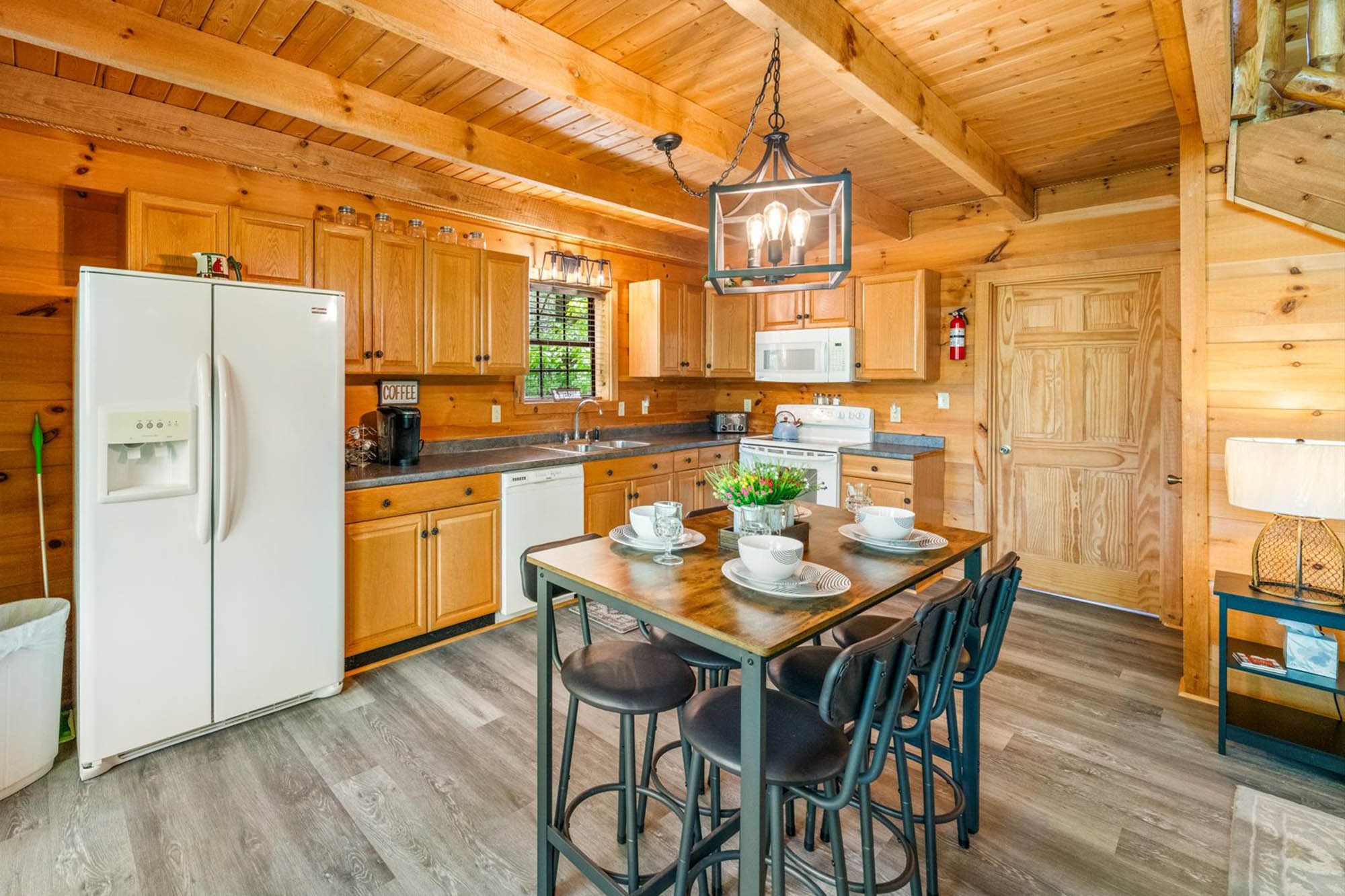 Sevierville, Tennessee, 37862, United States, 3 Bedrooms Bedrooms, ,3 BathroomsBathrooms,Residential,For Sale,1920301
