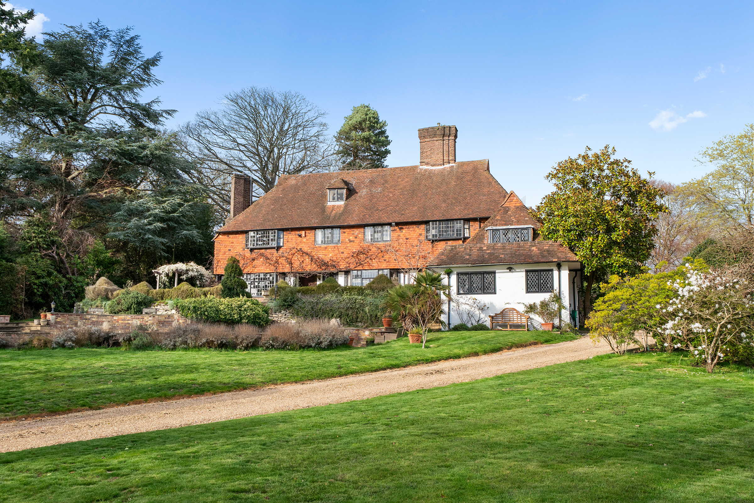  A Handsome House on One of Esher’s Most Coveted Private Roads - 物件實景