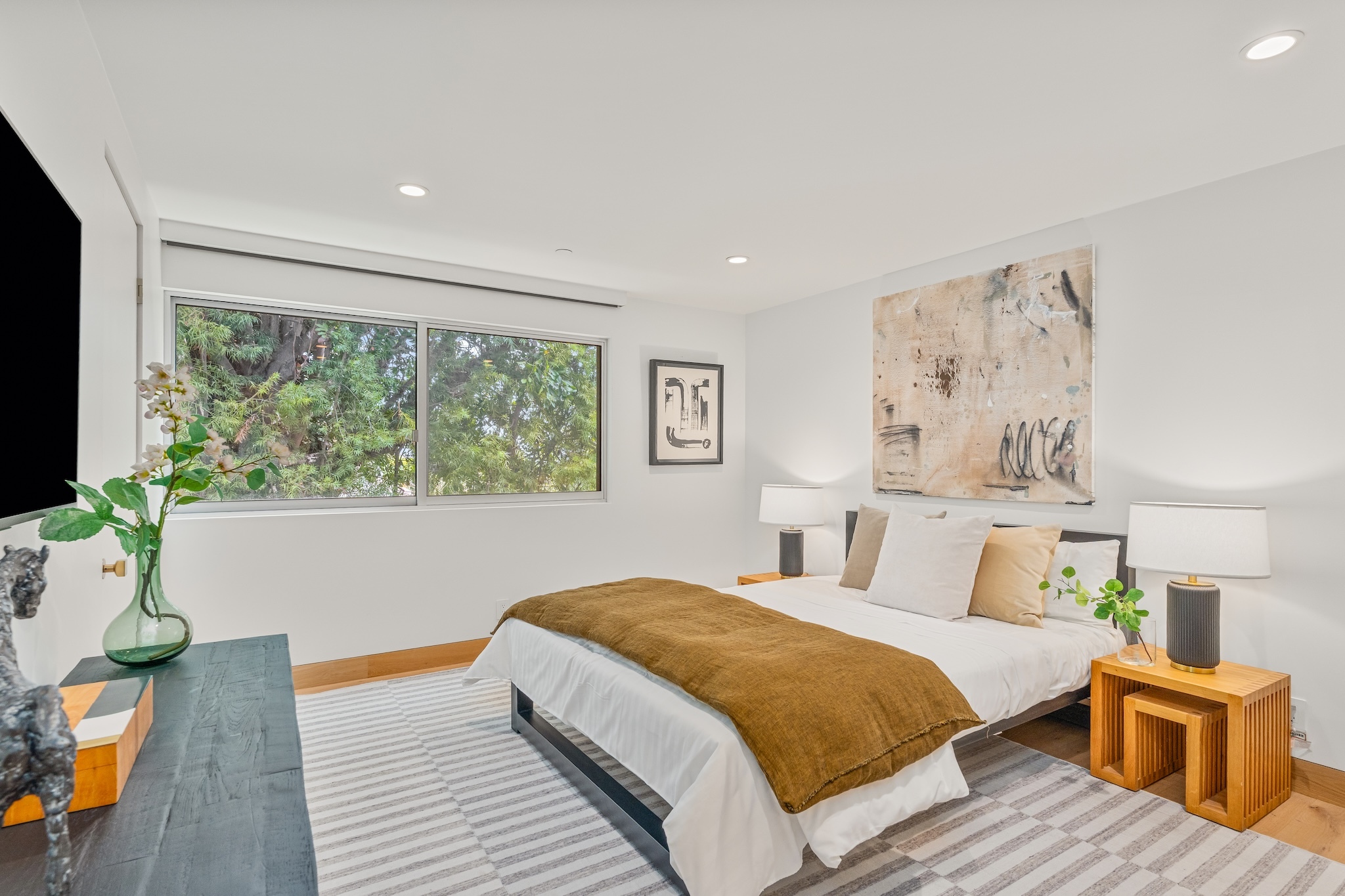  2129 Redcliff St - 物件實景