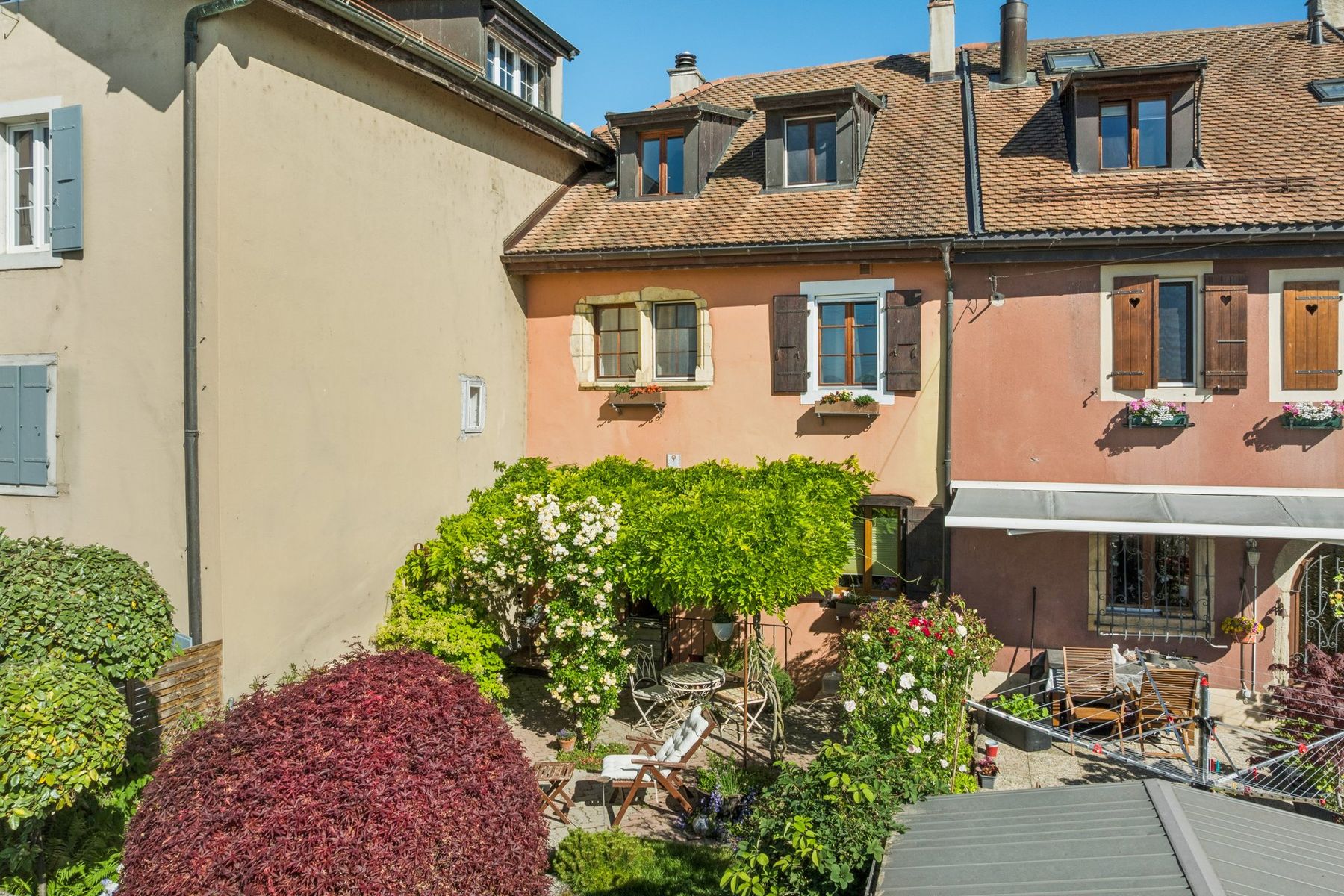  Characteristic village house facing Lake Neuchâtel - 物件實景
