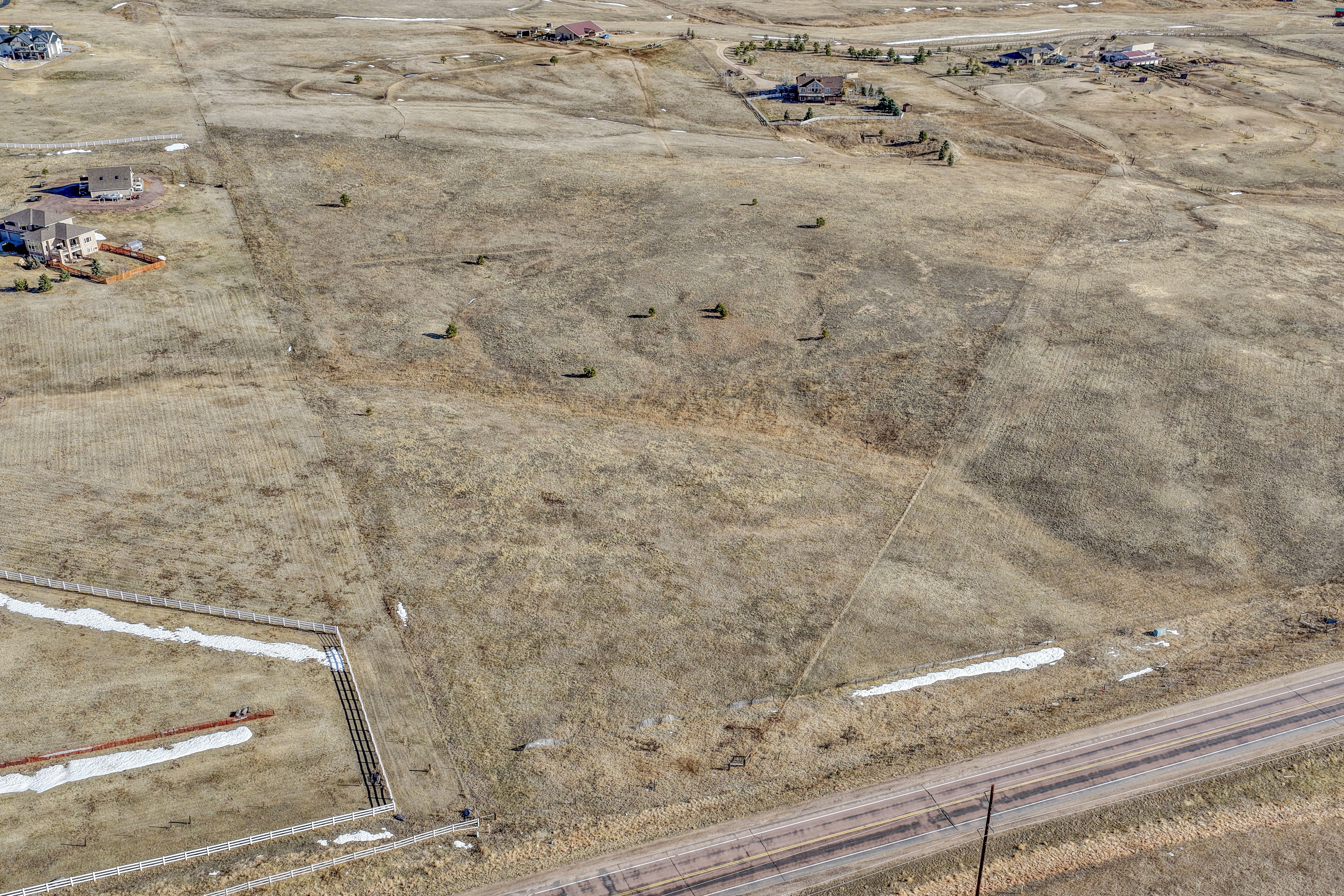  5 acres with mountain views in sought after Black Forest - 物件實景