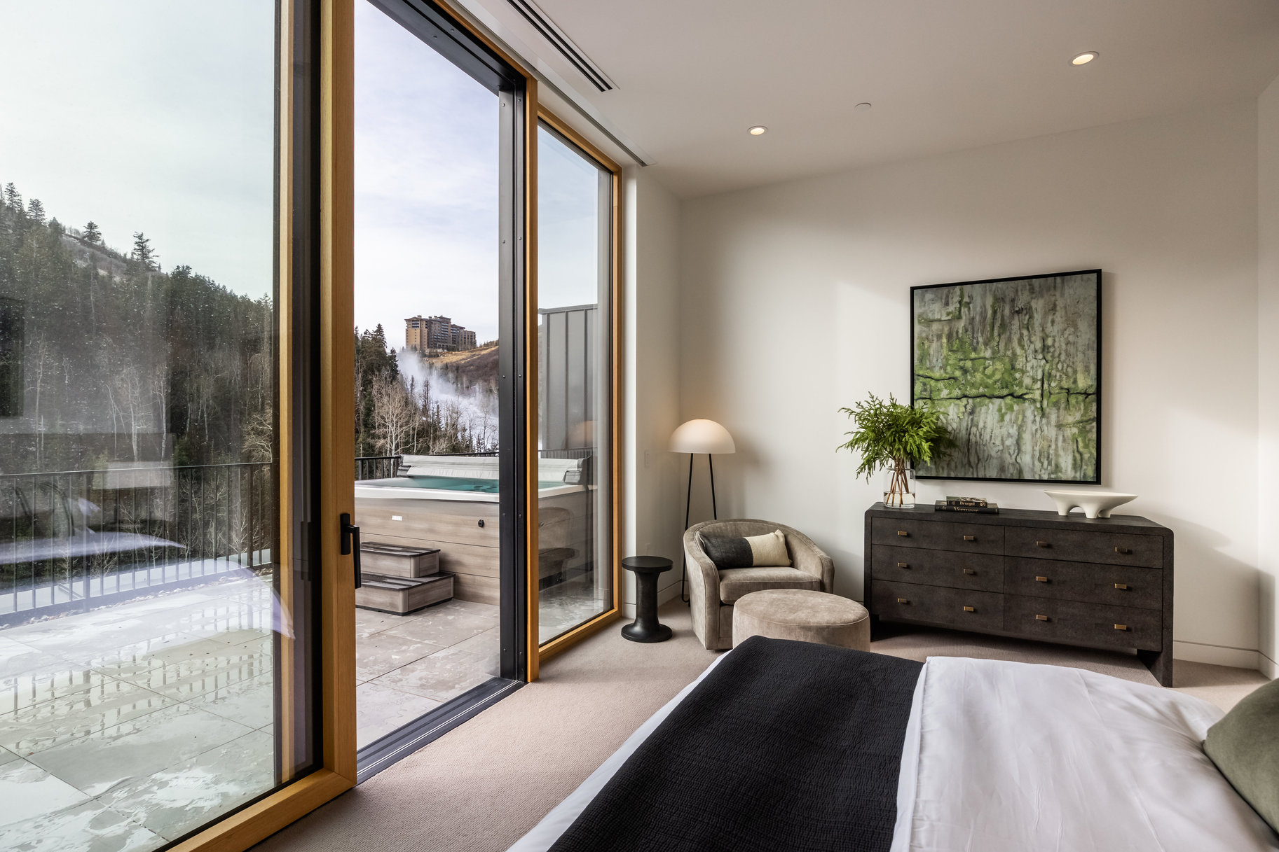  Furnished 5-bedroom Penthouse at Founder