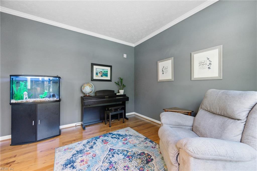 Yorktown, Virginia, 23693, United States, 6 Bedrooms Bedrooms, ,3 BathroomsBathrooms,Residential,For Sale,1988039