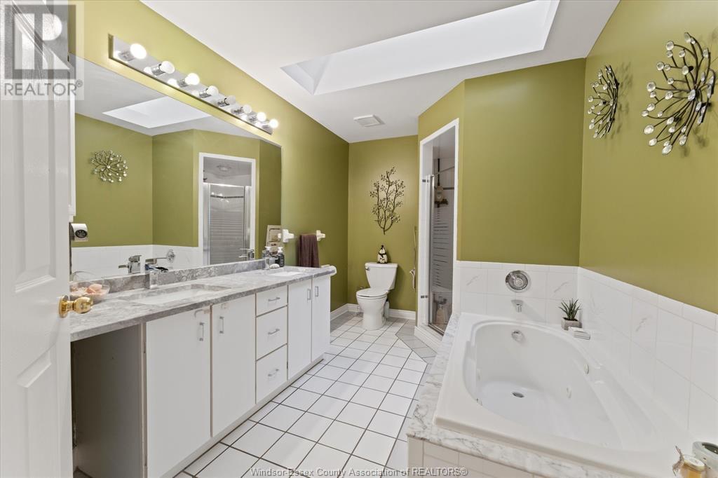 TECUMSEH, Ontario, N8N 4T1, CA, 5 Bedrooms Bedrooms, ,2 BathroomsBathrooms,Residential,For Sale,1902175