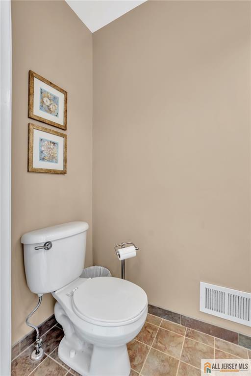 South River, New Jersey, 08882, United States, 4 Bedrooms Bedrooms, ,3 BathroomsBathrooms,Residential,For Sale,1940787