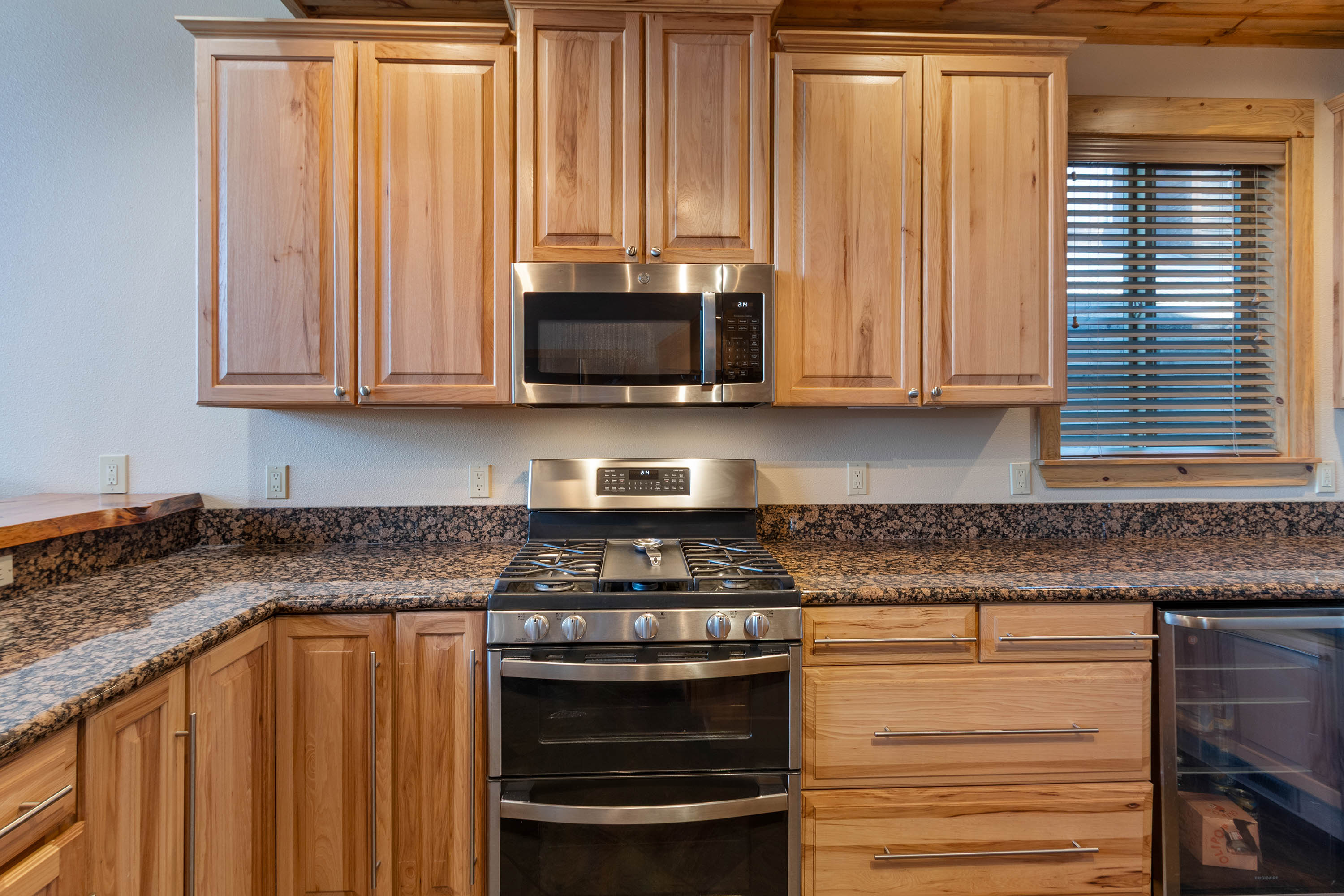 Sagle, Idaho, 83860, United States, 4 Bedrooms Bedrooms, ,2 BathroomsBathrooms,Residential,For Sale,2013773