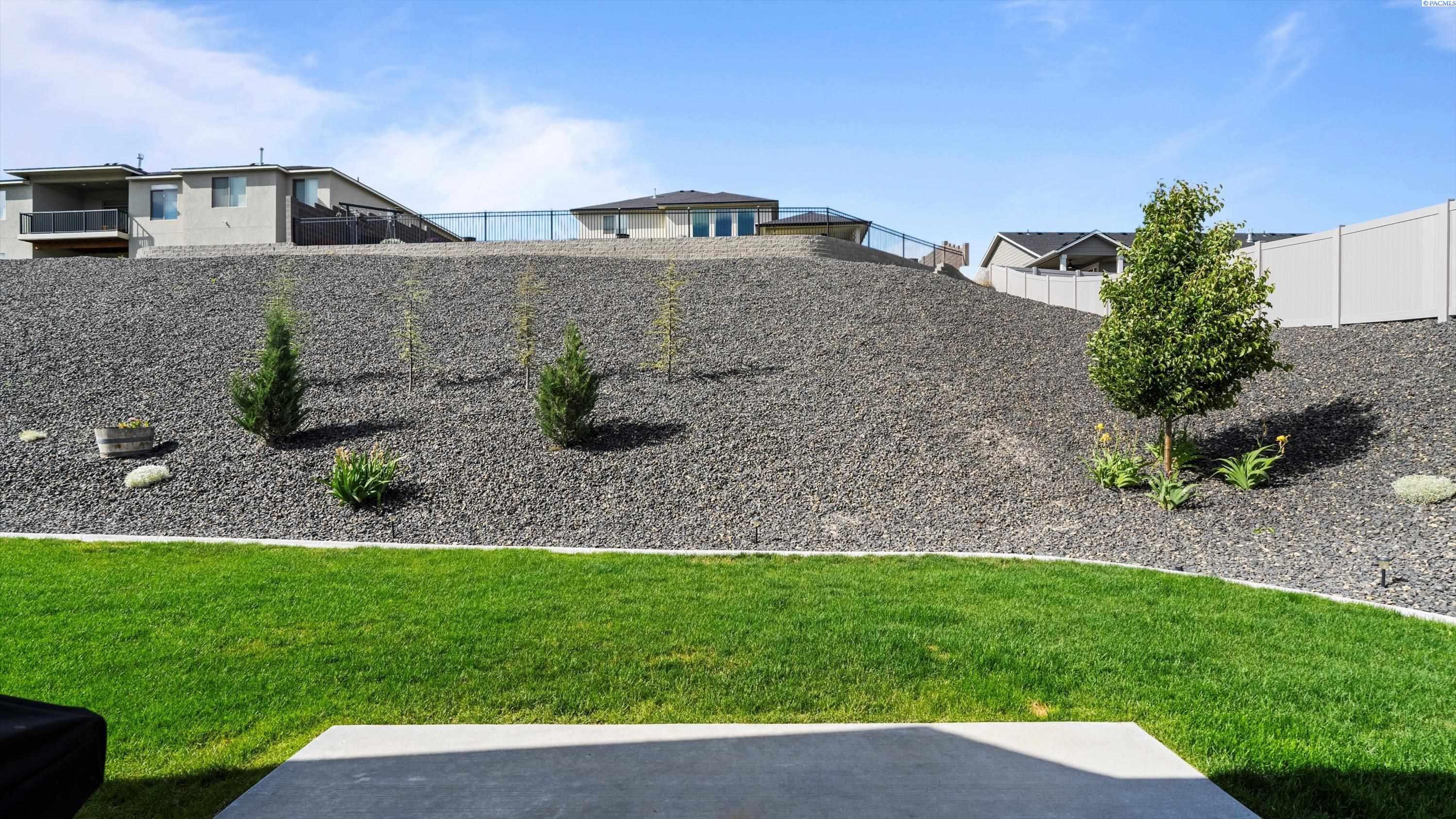 Kennewick, Washington, 99336, United States, 3 Bedrooms Bedrooms, ,3 BathroomsBathrooms,Residential,For Sale,1819962