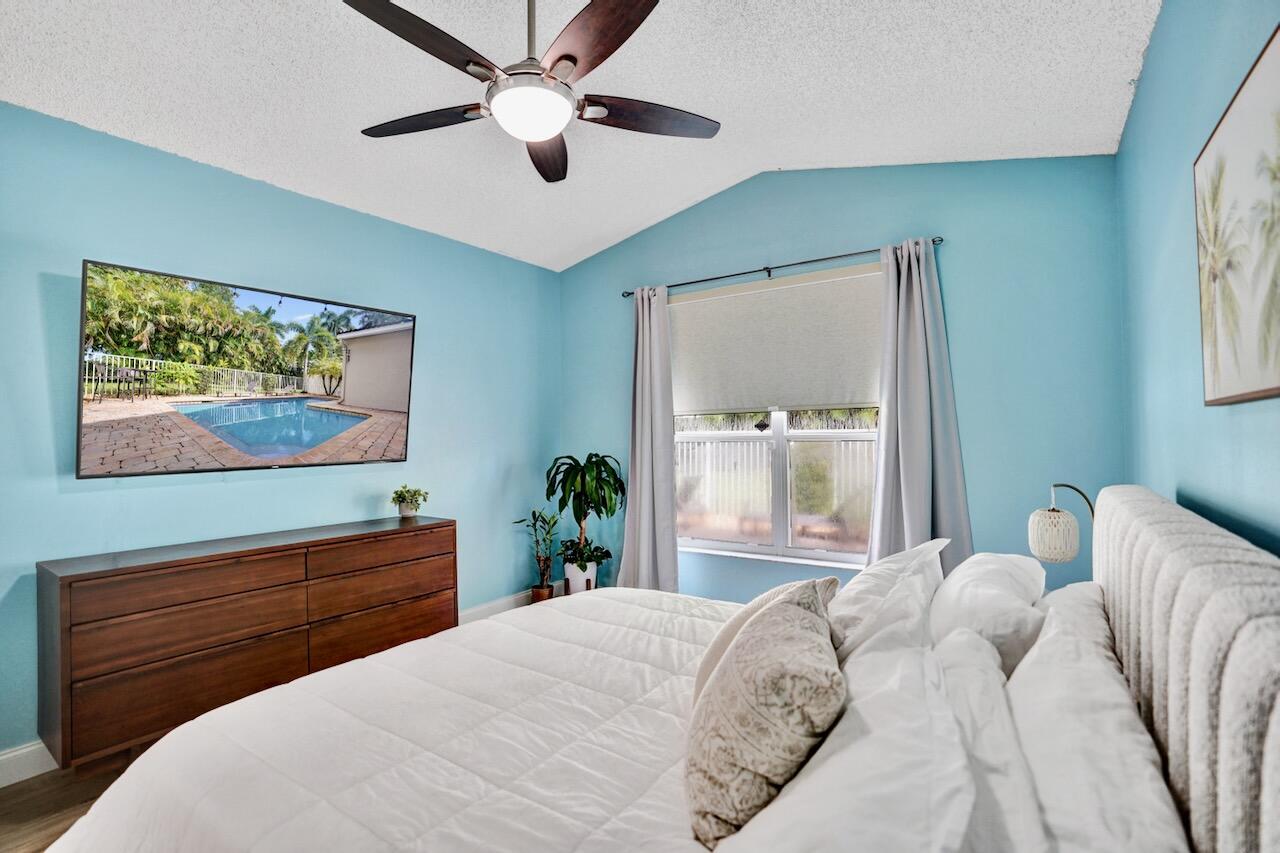 Lake Worth, Florida, 33463, United States, 3 Bedrooms Bedrooms, ,3 BathroomsBathrooms,Residential,For Sale,1940163