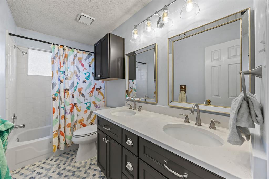 Carrollton, Texas, 75007, United States, 4 Bedrooms Bedrooms, ,3 BathroomsBathrooms,Residential,For Sale,1970362