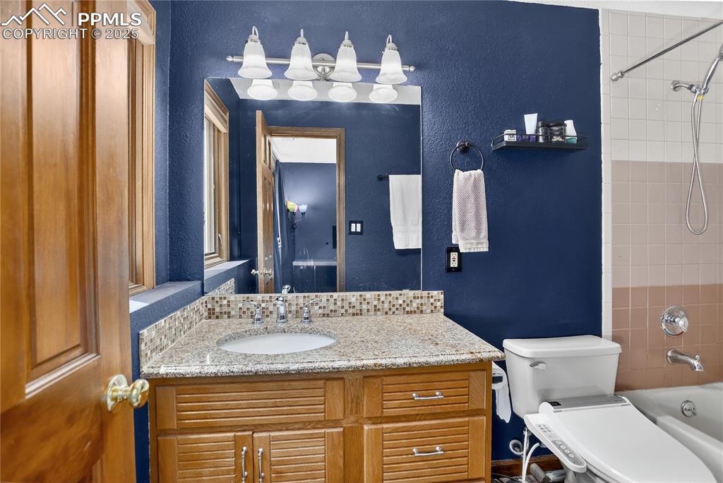 Colorado Springs, Colorado, 80906, United States, 4 Bedrooms Bedrooms, ,4 BathroomsBathrooms,Residential,For Sale,1906884