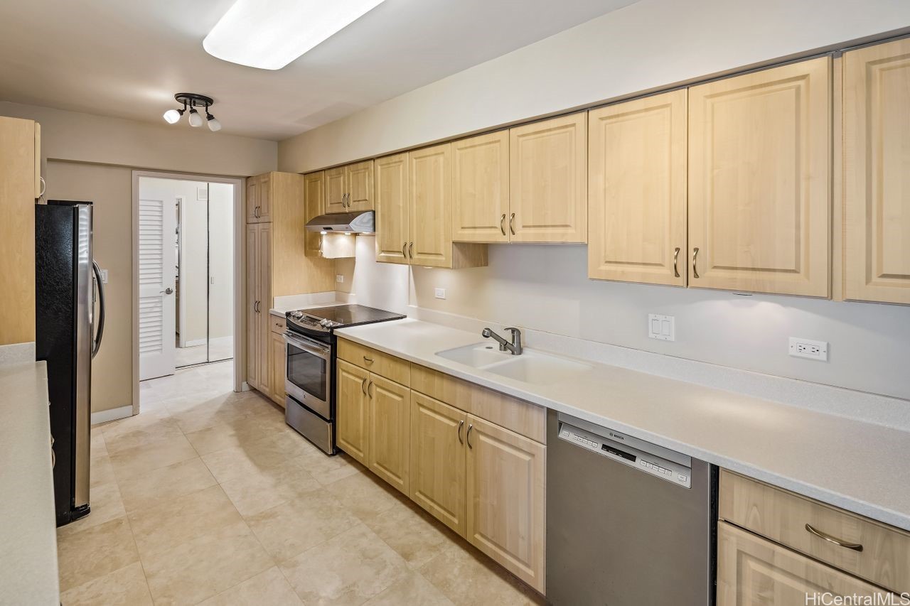 Honolulu, Hawaii, 96815, United States, 2 Bedrooms Bedrooms, ,2 BathroomsBathrooms,Residential,For Sale,1836877