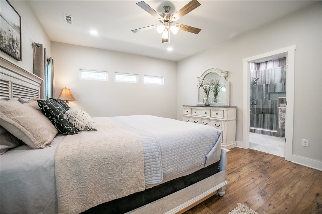 Bella Vista, Arkansas, 72714, United States, 3 Bedrooms Bedrooms, ,3 BathroomsBathrooms,Residential,For Sale,1959156