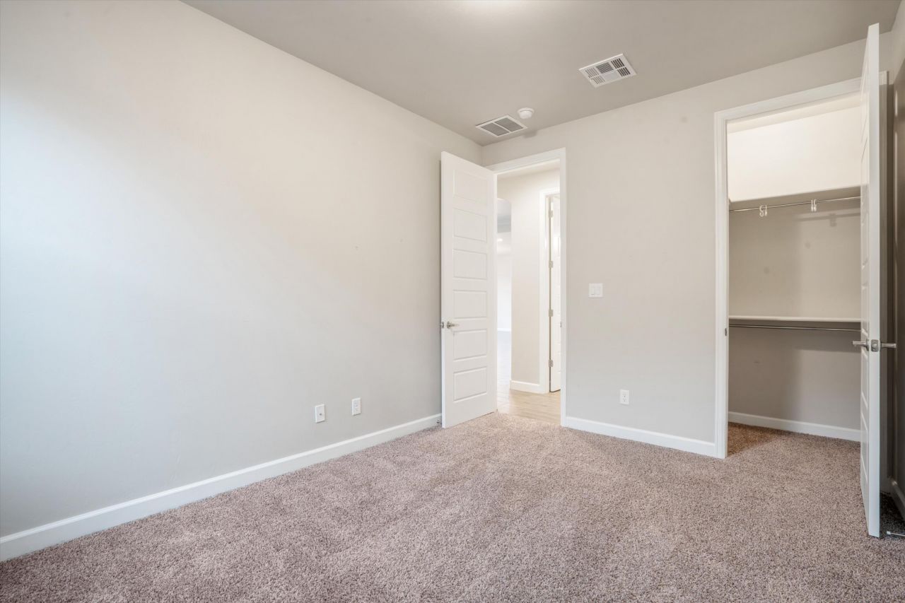 Rio Rancho, New Mexico, 87124, United States, 4 Bedrooms Bedrooms, ,4 BathroomsBathrooms,Residential,For Sale,1919636