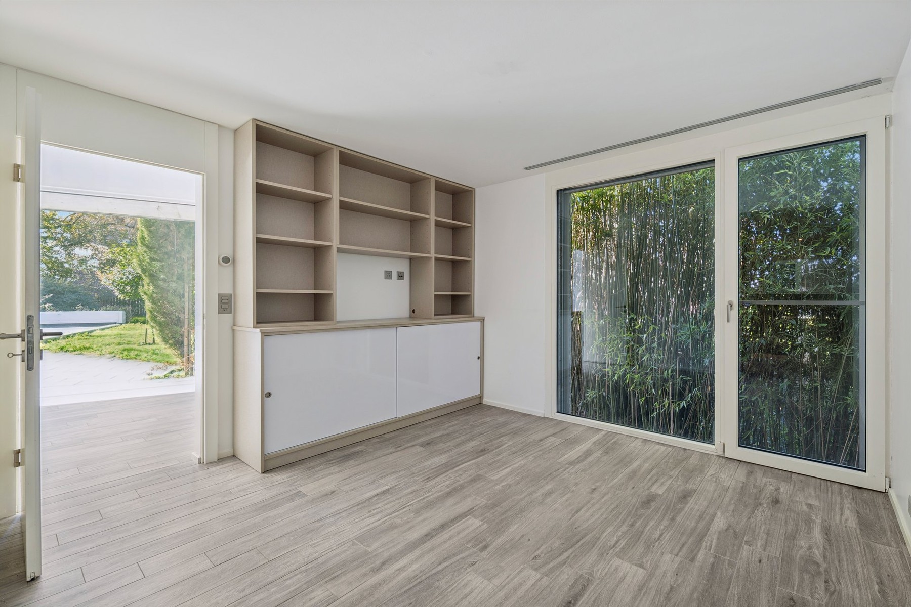 Contemporary architect-designed villa with a pool in Mont-sur-Lausanne - 物件實景