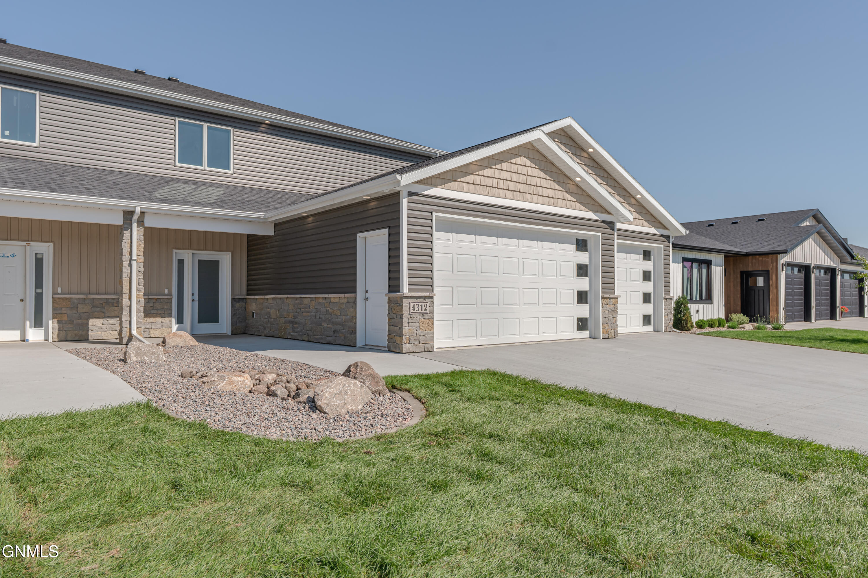 Bismarck, North Dakota, 58504, United States, 3 Bedrooms Bedrooms, ,3 BathroomsBathrooms,Residential,For Sale,1938012