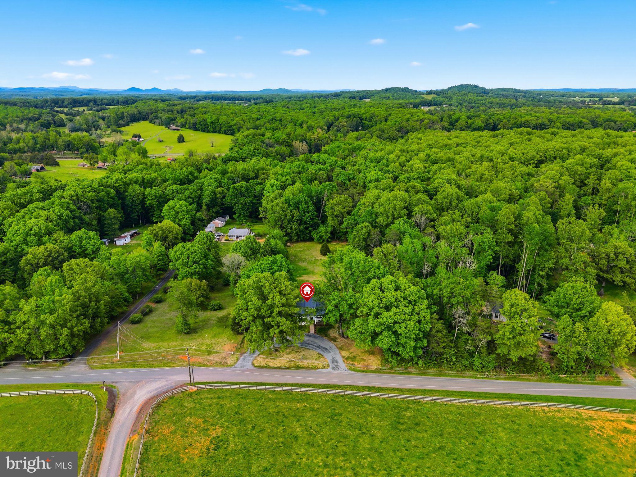 Reva, Virginia, 22735, United States, 2 Bedrooms Bedrooms, ,2 BathroomsBathrooms,Residential,For Sale,2048216