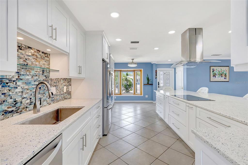 Bradenton, Florida, 34210, United States, 3 Bedrooms Bedrooms, ,3 BathroomsBathrooms,Residential,For Sale,1895487
