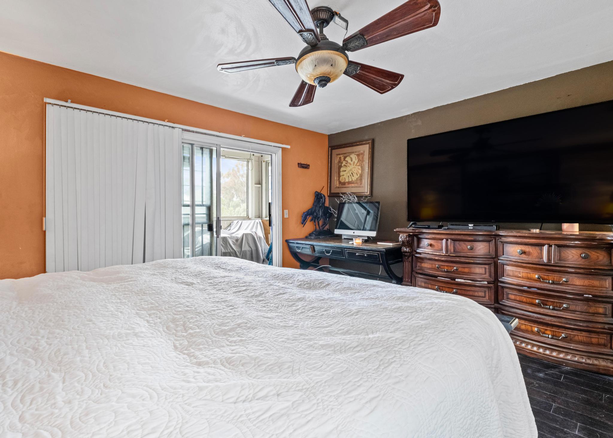 HAWTHORNE, California, 90250, United States, 4 Bedrooms Bedrooms, ,3 BathroomsBathrooms,Residential,For Sale,1798305