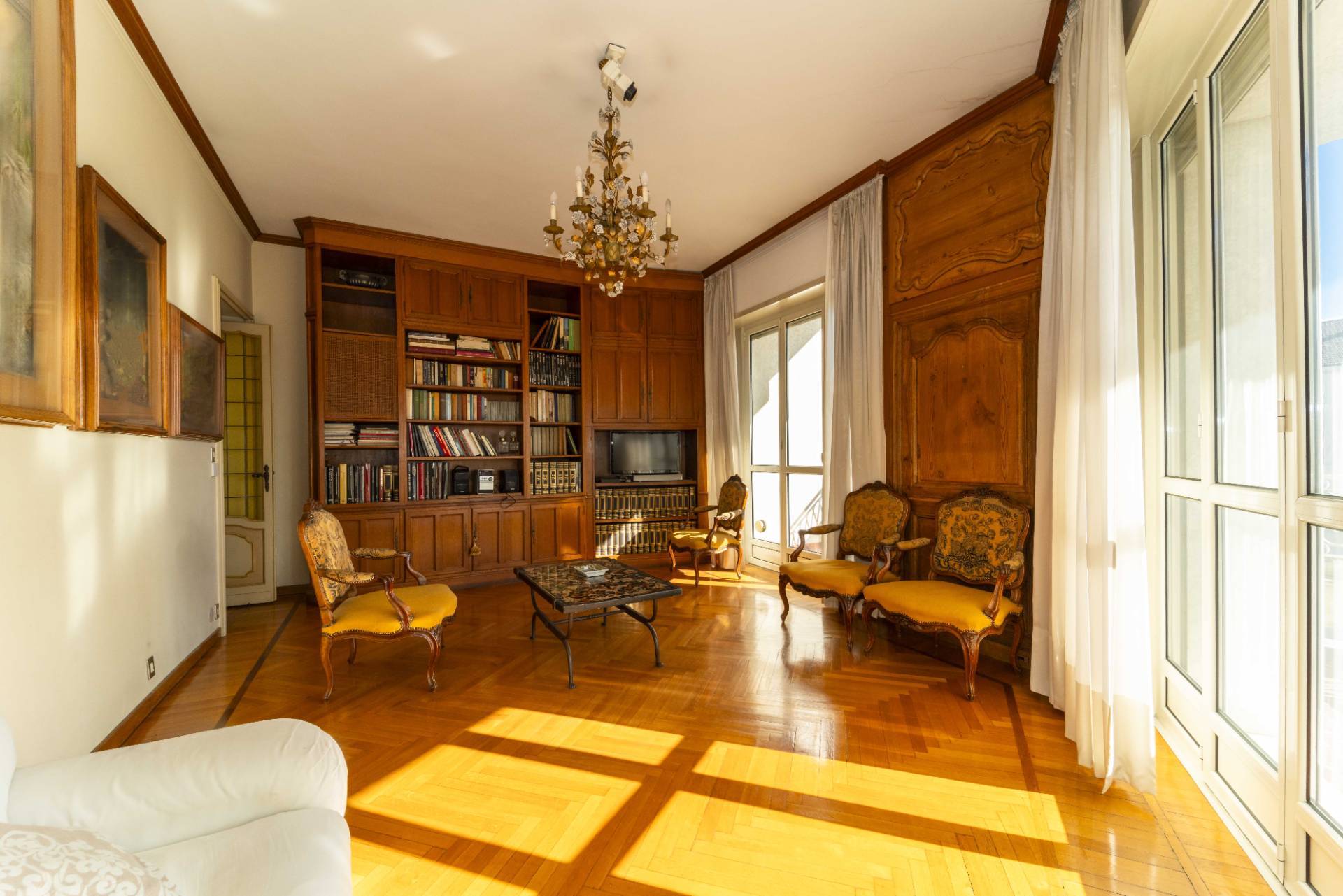 Torino, Torino, 10100, IT, 4 Bedrooms Bedrooms, ,3 BathroomsBathrooms,Residential,For Sale,1989083