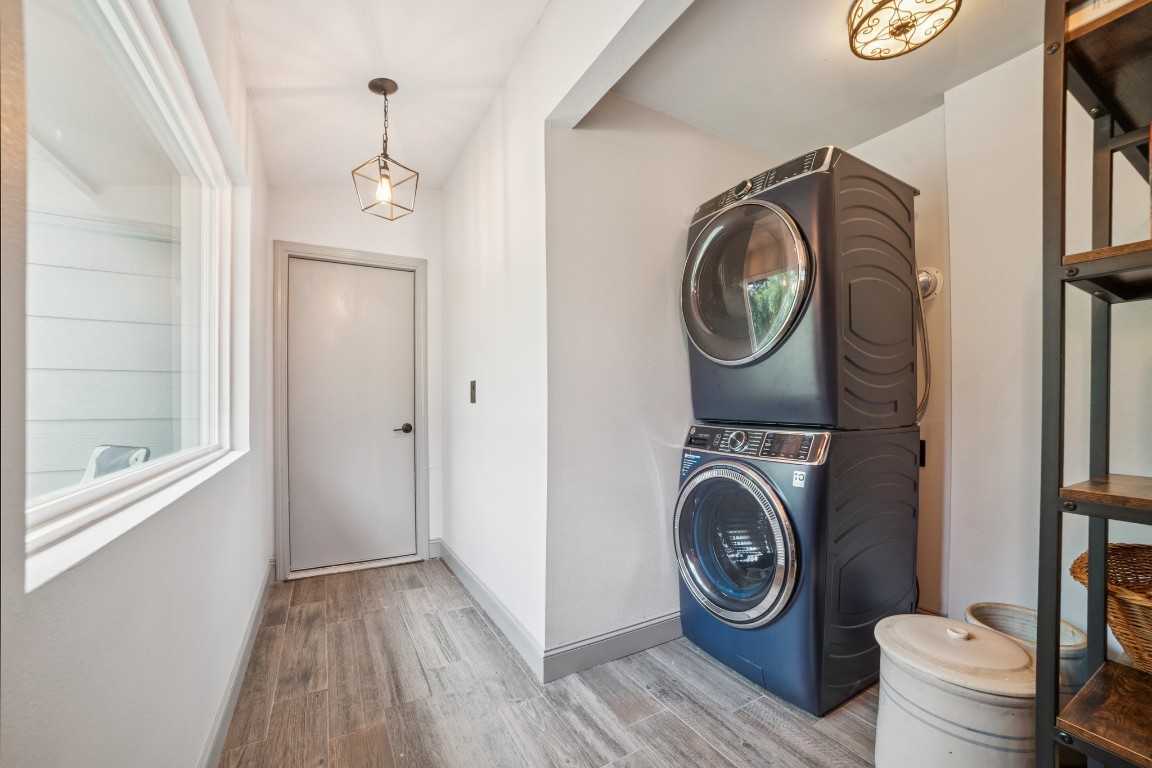 Austin, Texas, 78736, United States, 3 Bedrooms Bedrooms, ,2 BathroomsBathrooms,Residential,For Sale,1849915