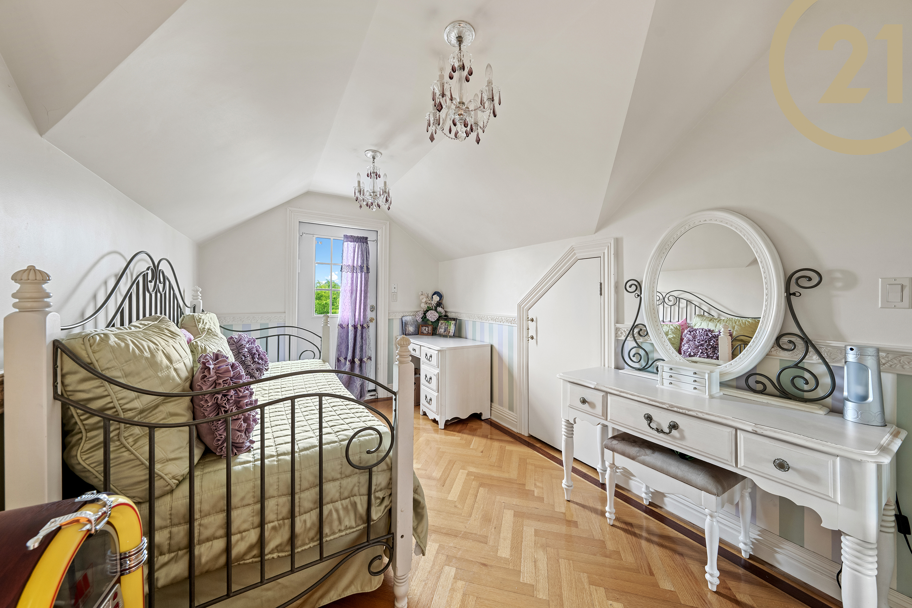 Brooklyn, New York, 11229, United States, 9 Bedrooms Bedrooms, ,6 BathroomsBathrooms,Residential,For Sale,1981070