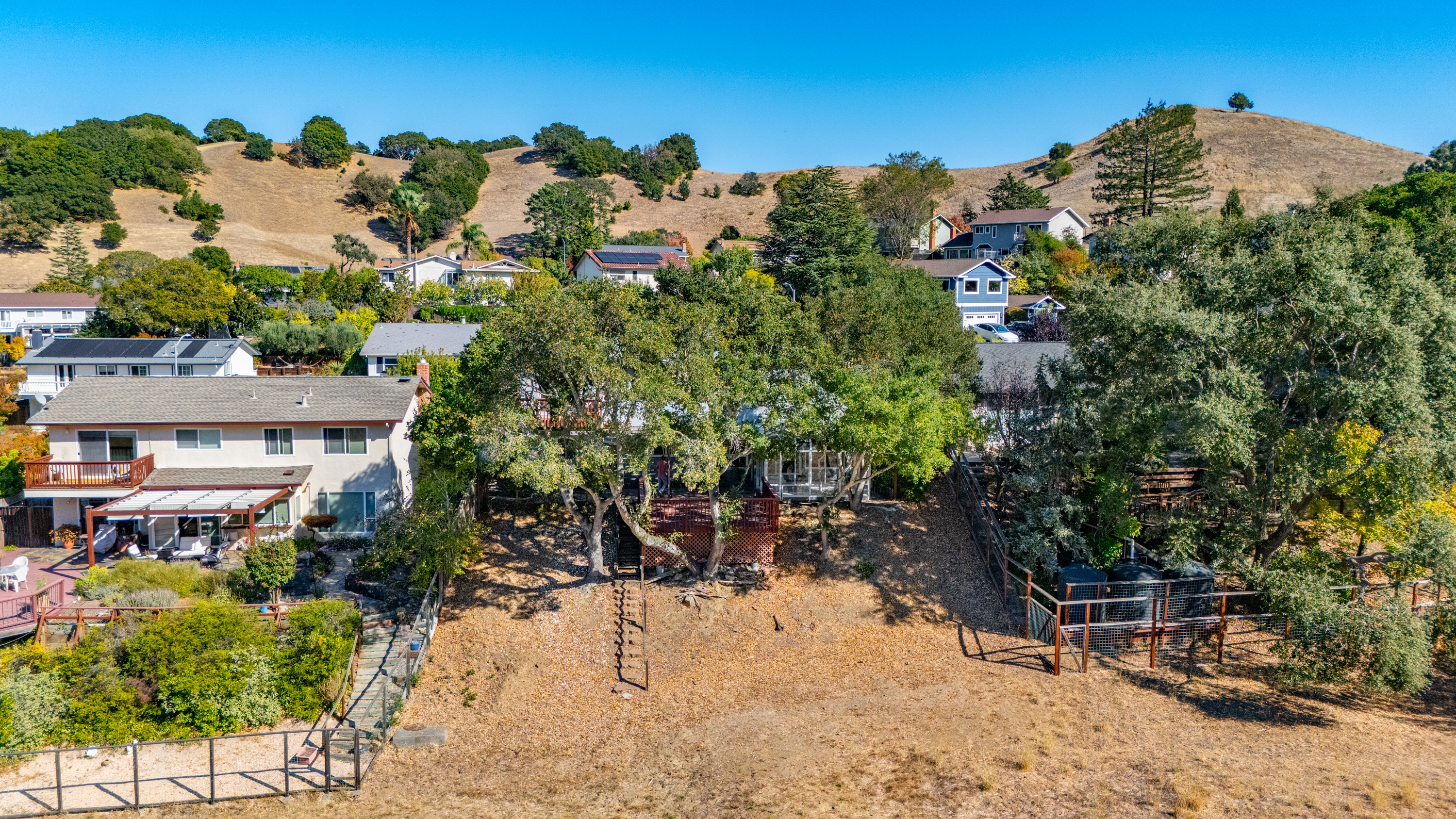  Spacious Mont Marin Contemporary with Open Space Views - 物件實景