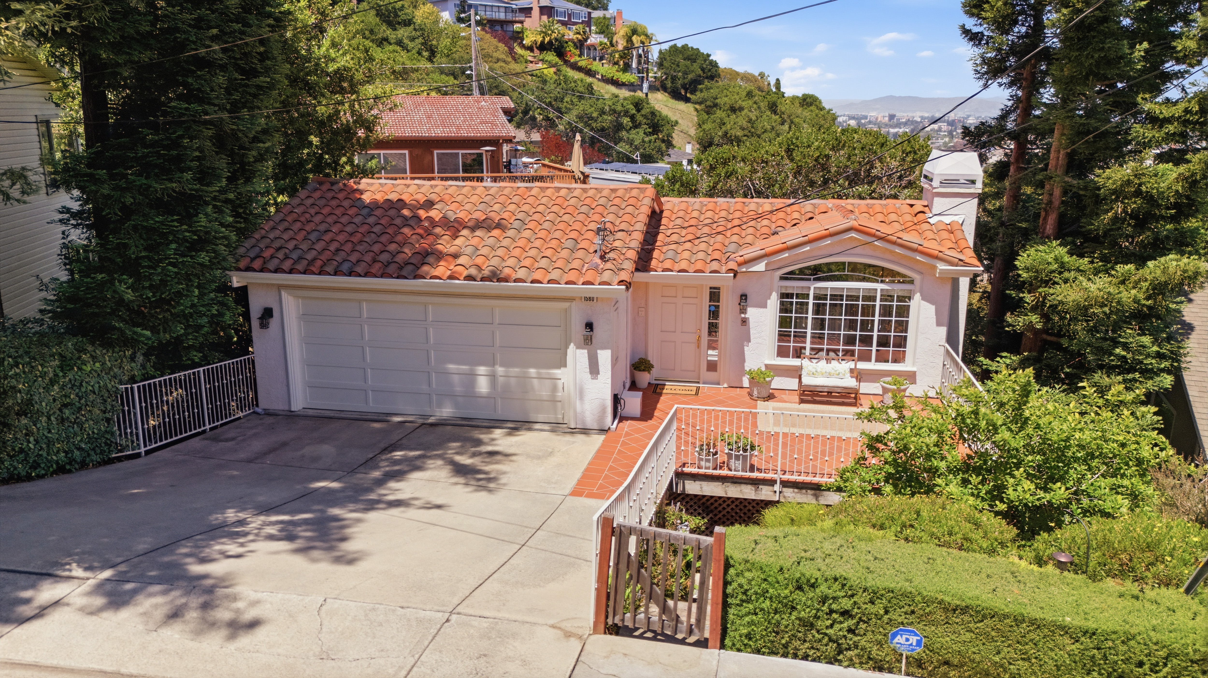  Prime Belmont Hills Home with Bay Views - 物件實景