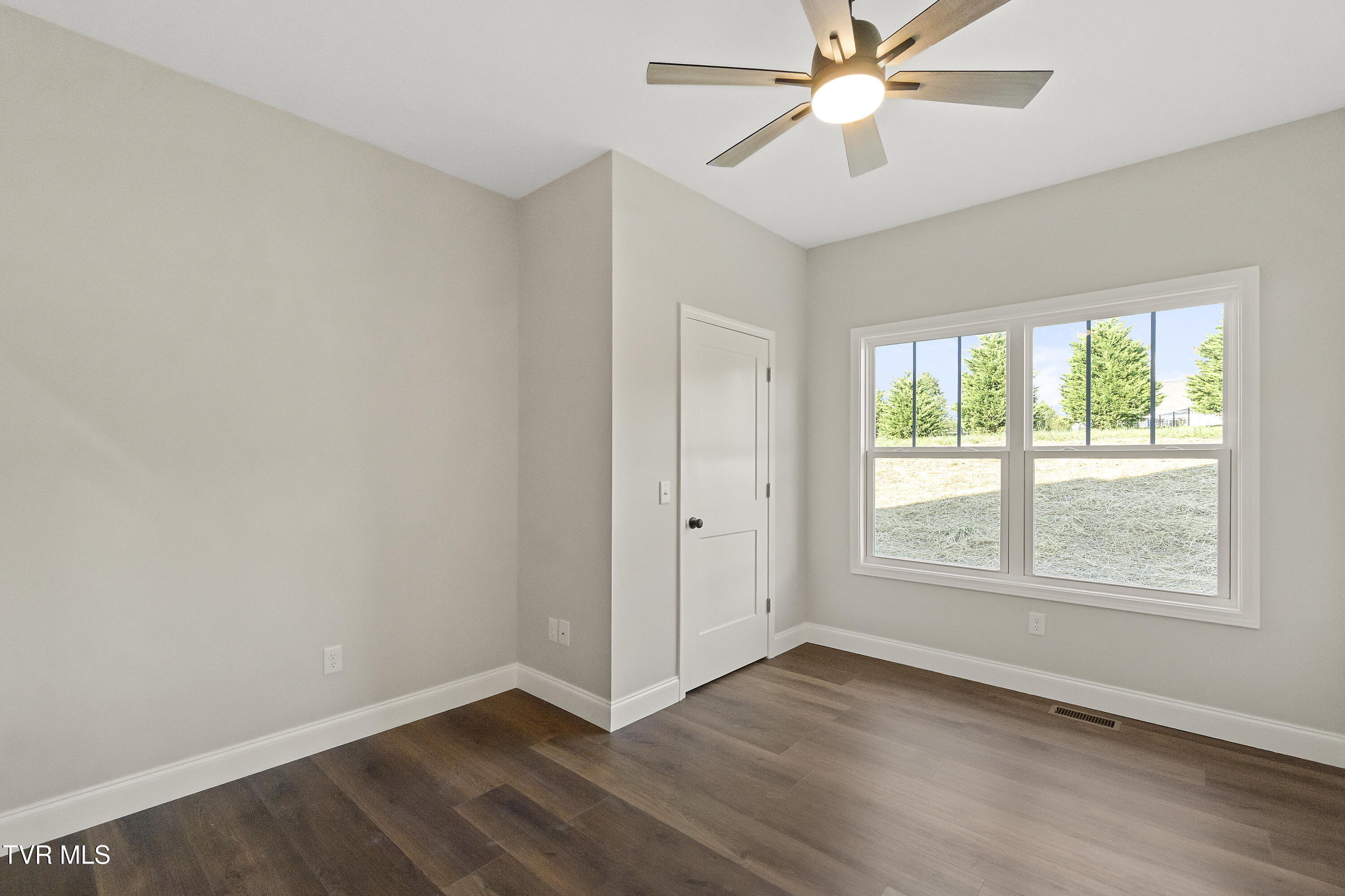 Greeneville, Tennessee, 37745, United States, 3 Bedrooms Bedrooms, ,2 BathroomsBathrooms,Residential,For Sale,1935533