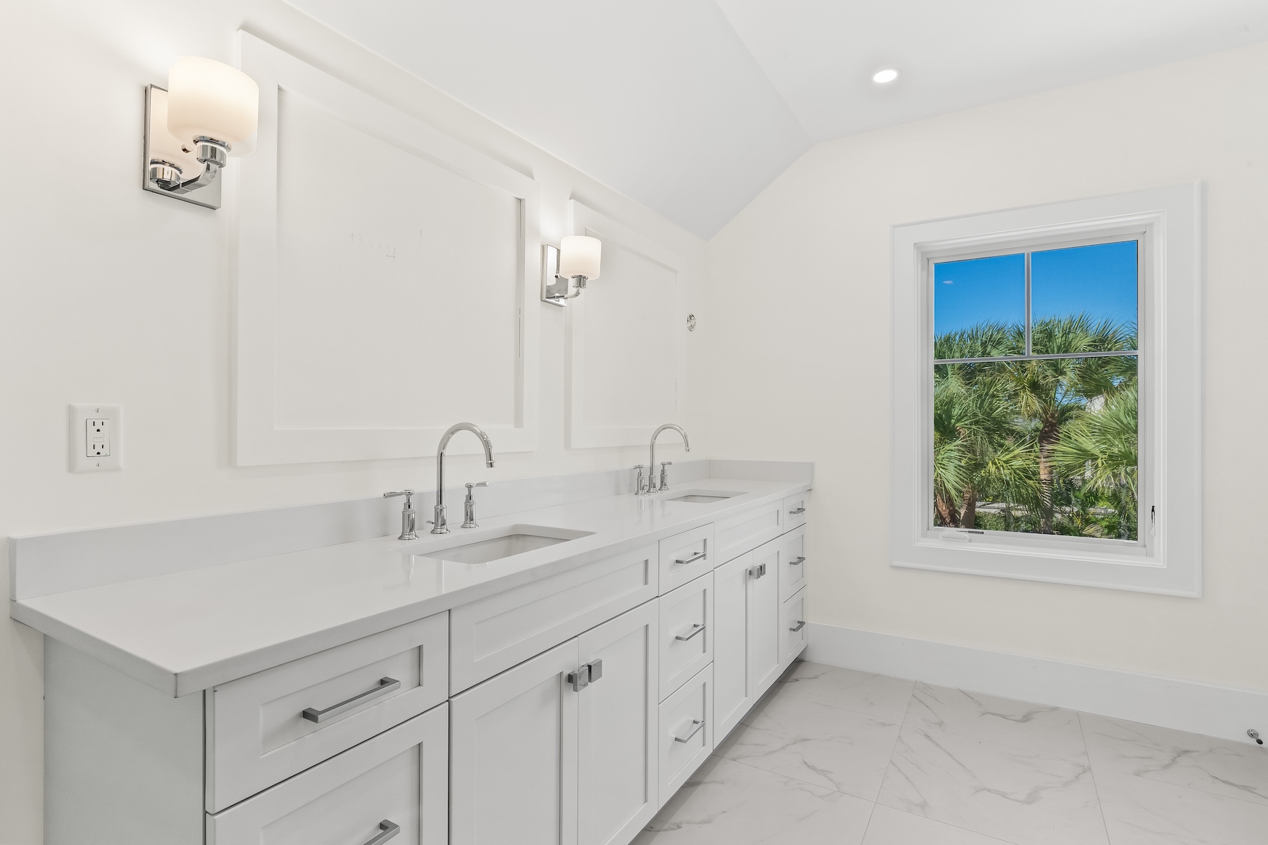  4070 Loomis Avenue - 物件實景