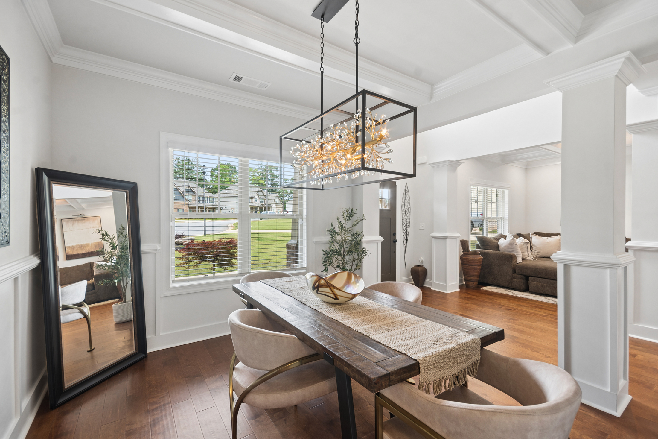 Thoughtfully Designed Home in Private, Nine Oaks Neighborhood - 物件實景