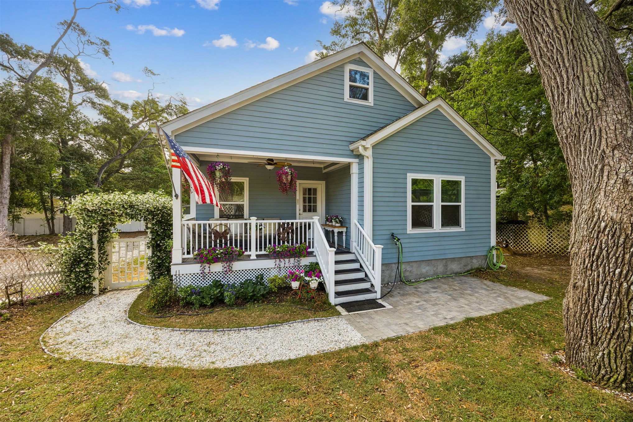 Fernandina Beach, Florida, 32034, United States, 3 Bedrooms Bedrooms, ,2 BathroomsBathrooms,Residential,For Sale,2040424