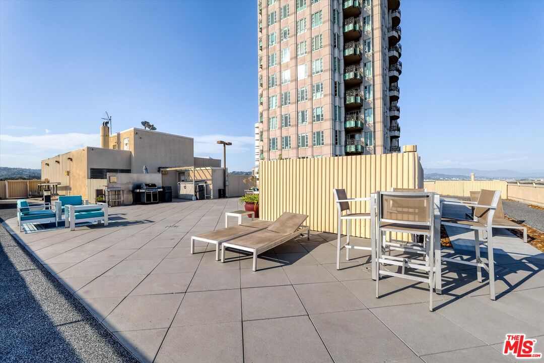 Los Angeles, California, 90024, United States, 2 Bedrooms Bedrooms, ,1 BathroomBathrooms,Residential,For Sale,1939322