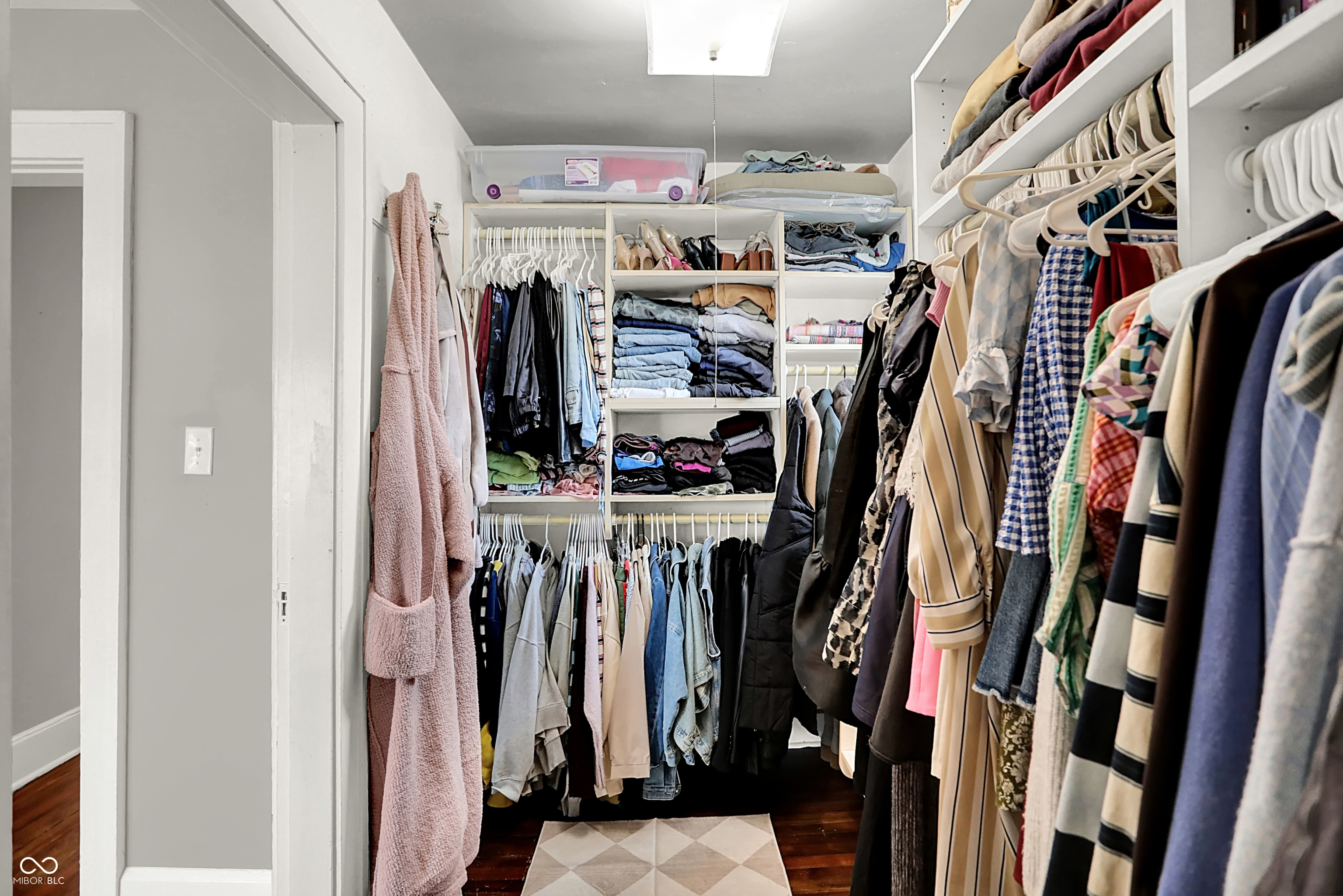 Indianapolis, Indiana, 46205, United States, 3 Bedrooms Bedrooms, ,2 BathroomsBathrooms,Residential,For Sale,2005360