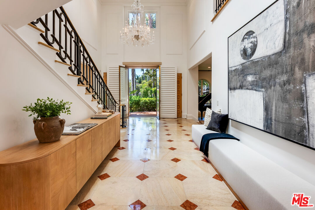 Beverly Hills, California, 90210, United States, 6 Bedrooms Bedrooms, ,8 BathroomsBathrooms,Residential,For Sale,1926509