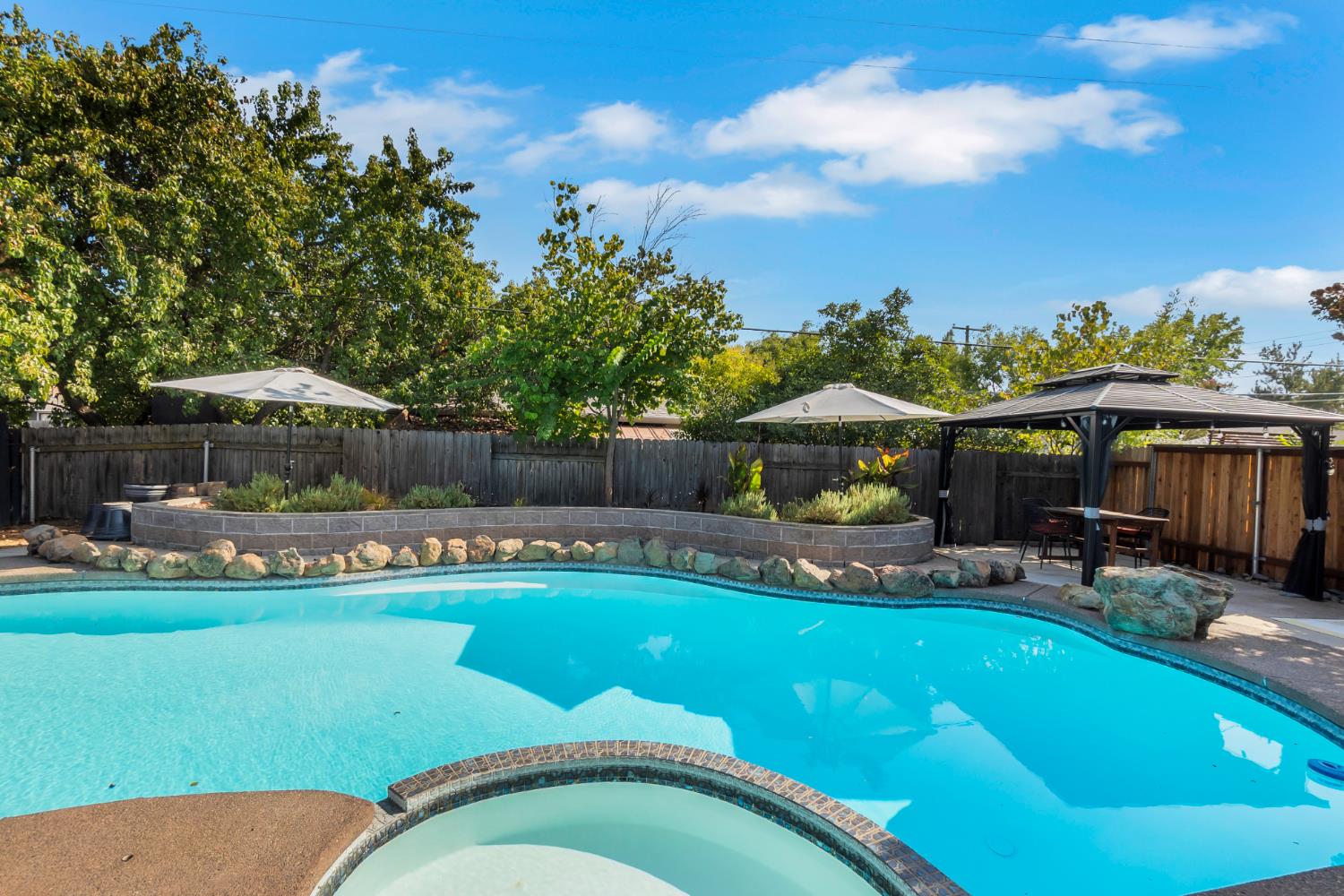 Citrus Heights, California, 95610, United States, 4 Bedrooms Bedrooms, ,2 BathroomsBathrooms,Residential,For Sale,1940276