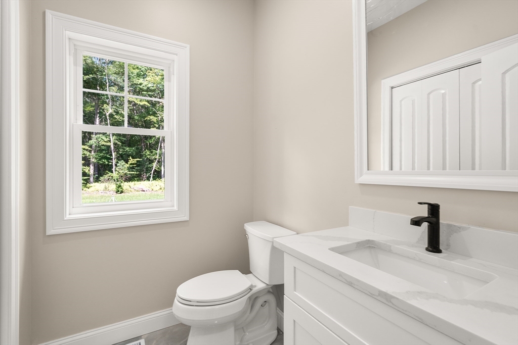 East Longmeadow, Massachusetts, 01028, United States, 4 Bedrooms Bedrooms, ,3 BathroomsBathrooms,Residential,For Sale,1916810