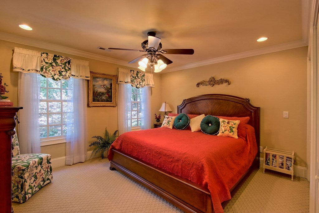 Hayesville, North Carolina, 28904, United States, 5 Bedrooms Bedrooms, ,5 BathroomsBathrooms,Residential,For Sale,1913677
