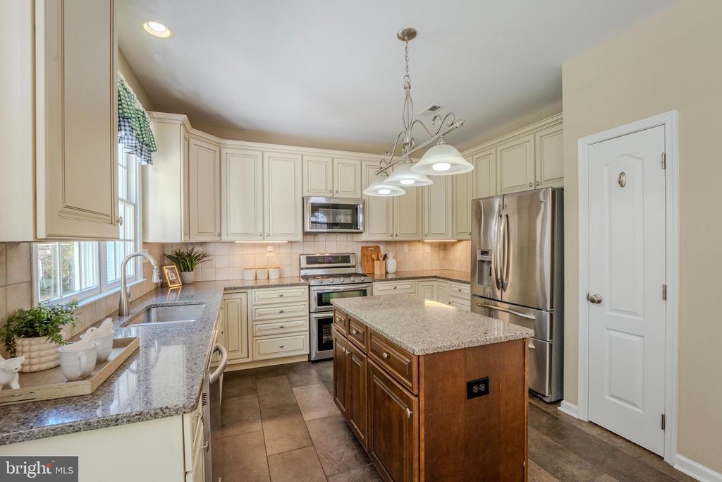 Reston, Virginia, 20194, United States, 4 Bedrooms Bedrooms, ,4 BathroomsBathrooms,Residential,For Sale,2047998