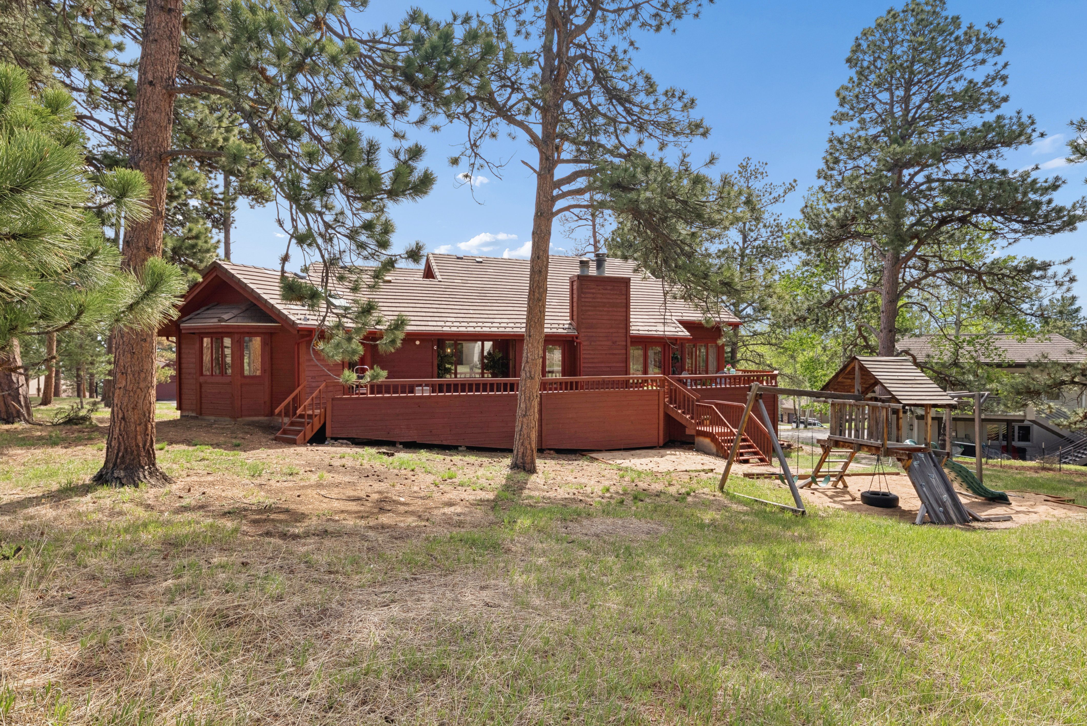  Beautiful Genesee Home With Over 4,500 Finished Sq Ft with Walk Out Basement - 物件實景