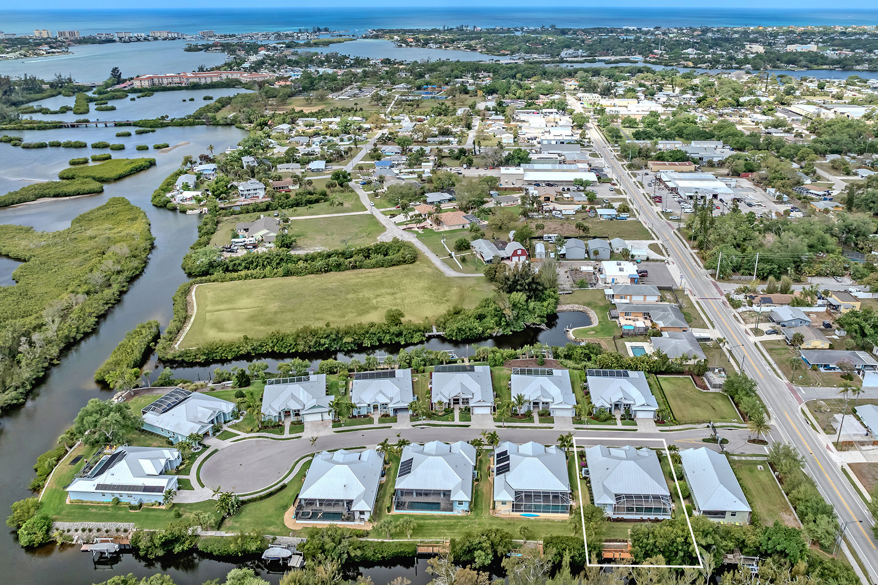  COTTAGES OF CURRY CREEK - 物件實景