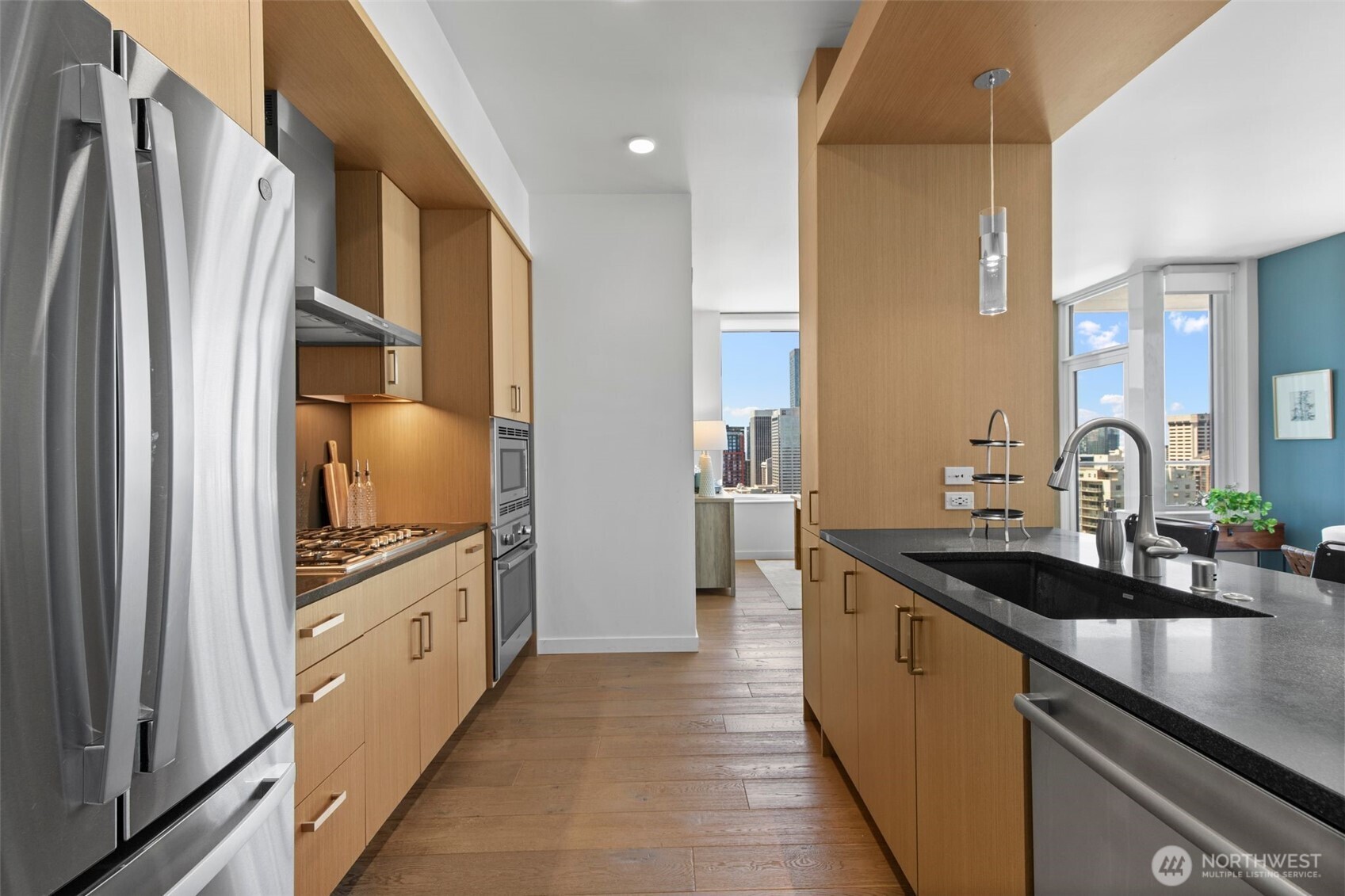 Seattle, Washington, 98101, United States, 2 Bedrooms Bedrooms, ,1 BathroomBathrooms,Residential,For Sale,1897094